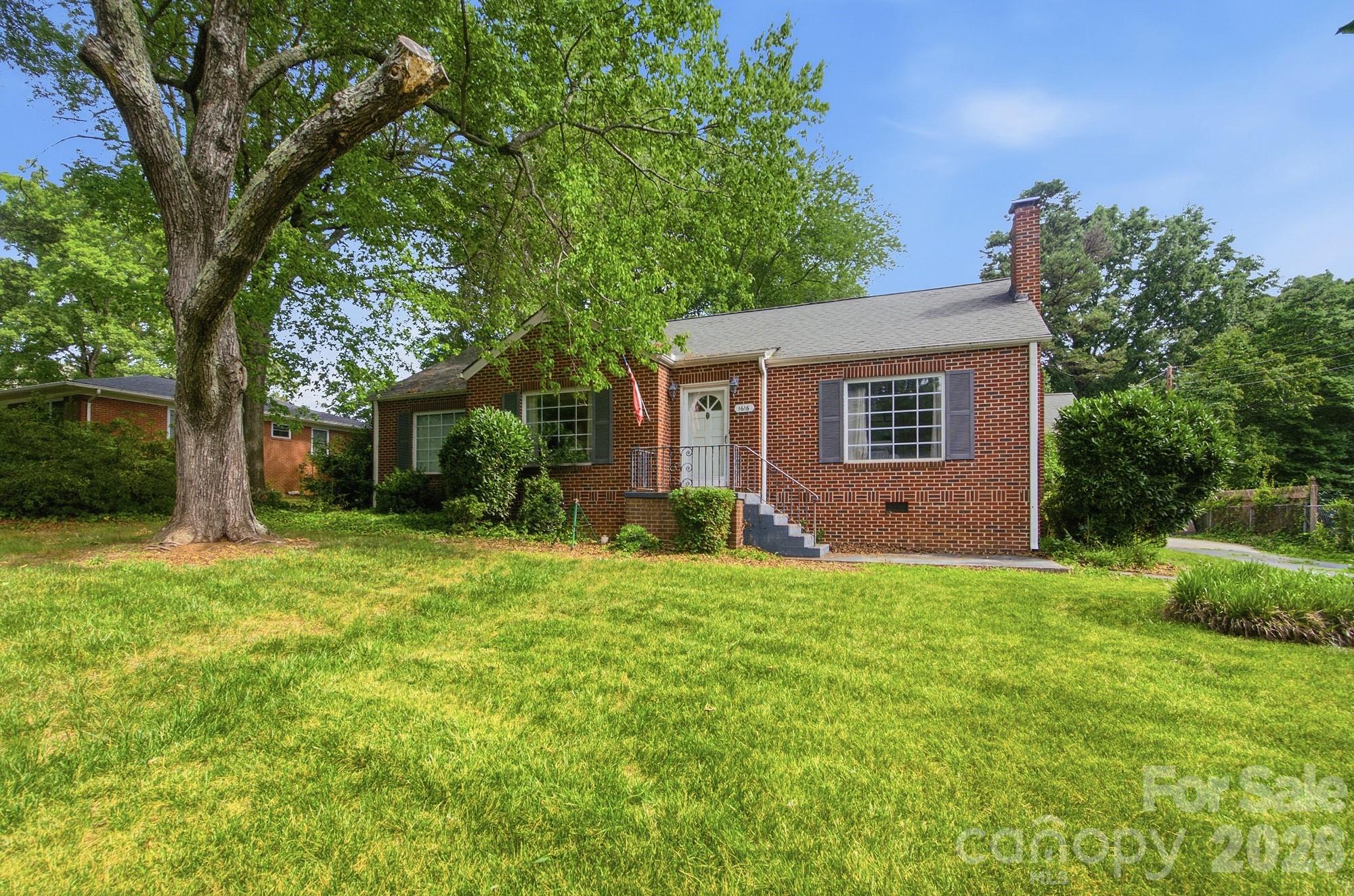 1616 Statesville Boulevard — photo