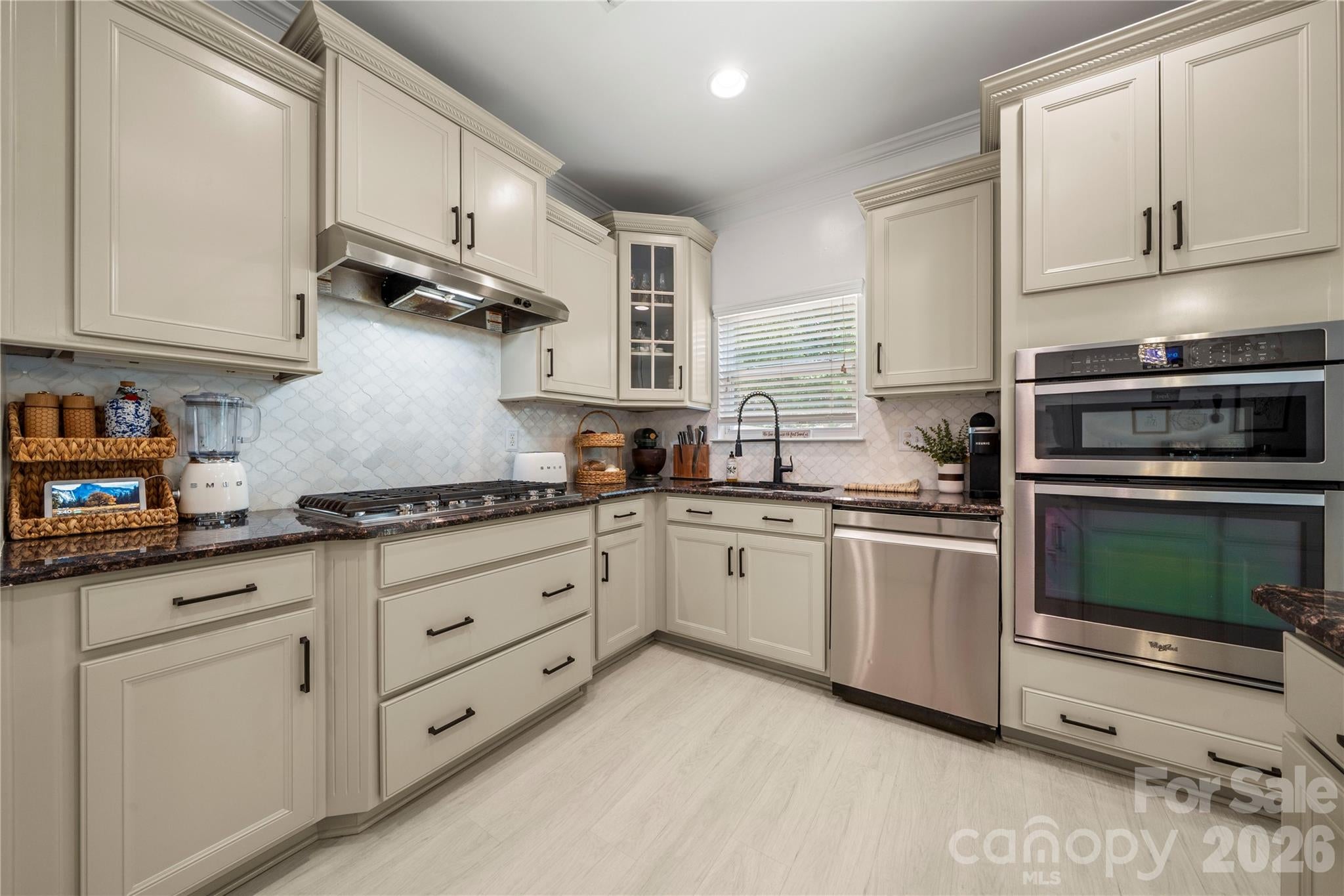 724 Balboa Court — photo