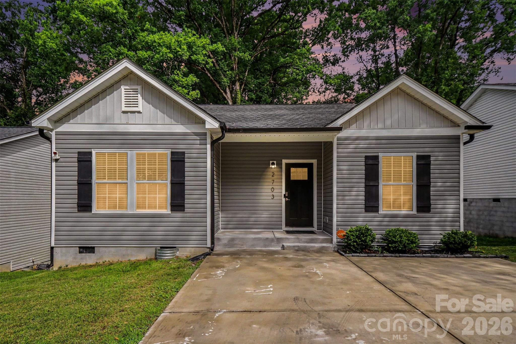 2703 S Calvary Street — photo