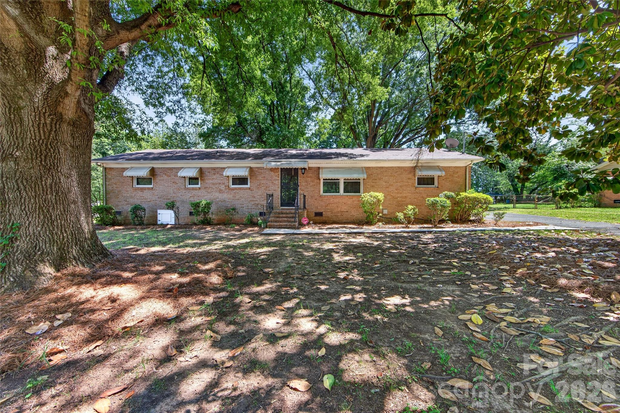 4400 Hamilton Circle — photo