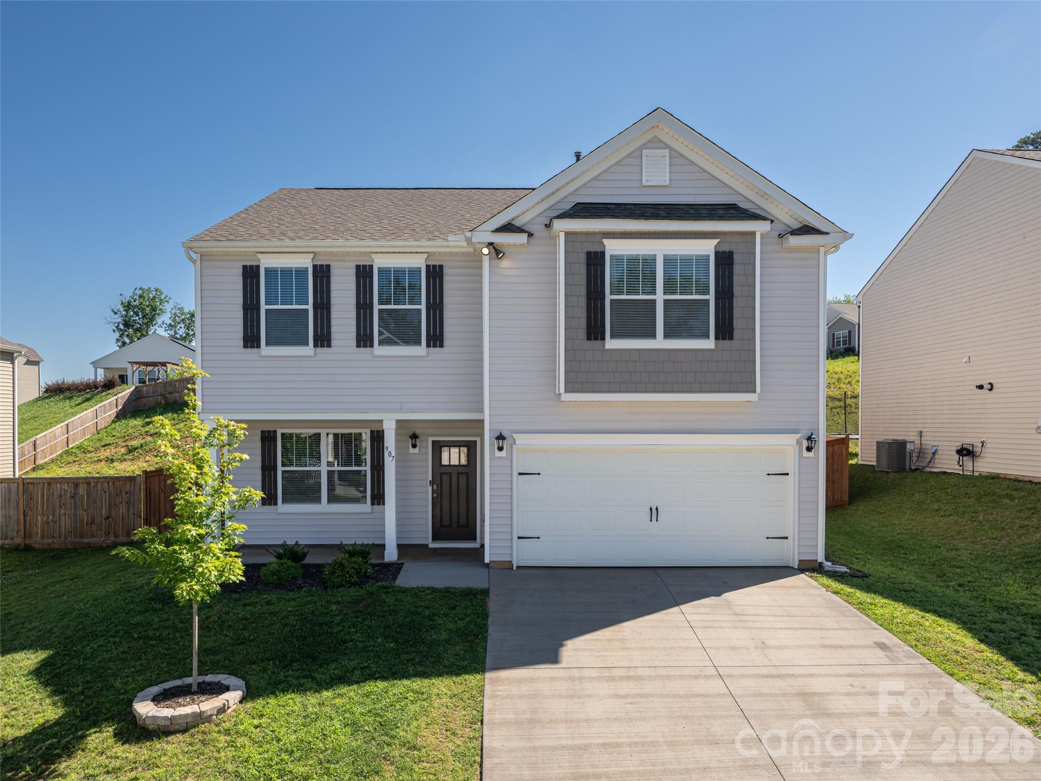907 Newport Court — photo