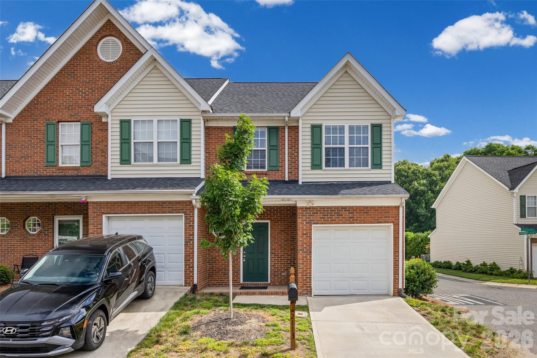 2113 Lennoxshire Square Court — photo