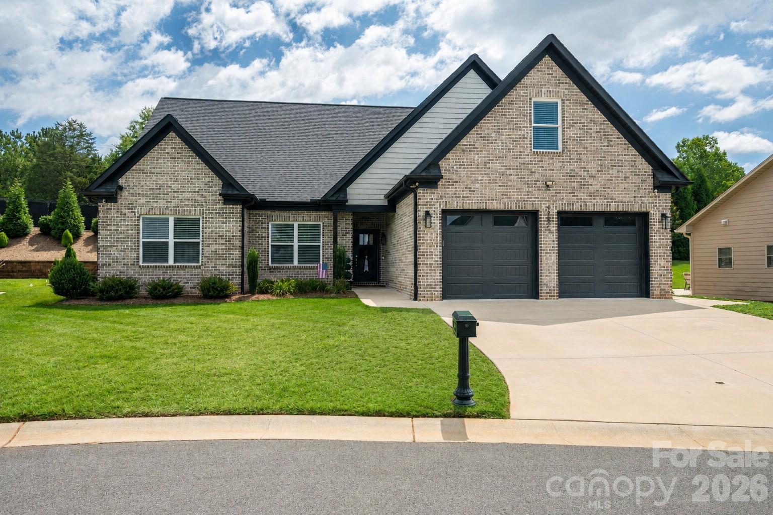 4282 Holly Circle NE — photo