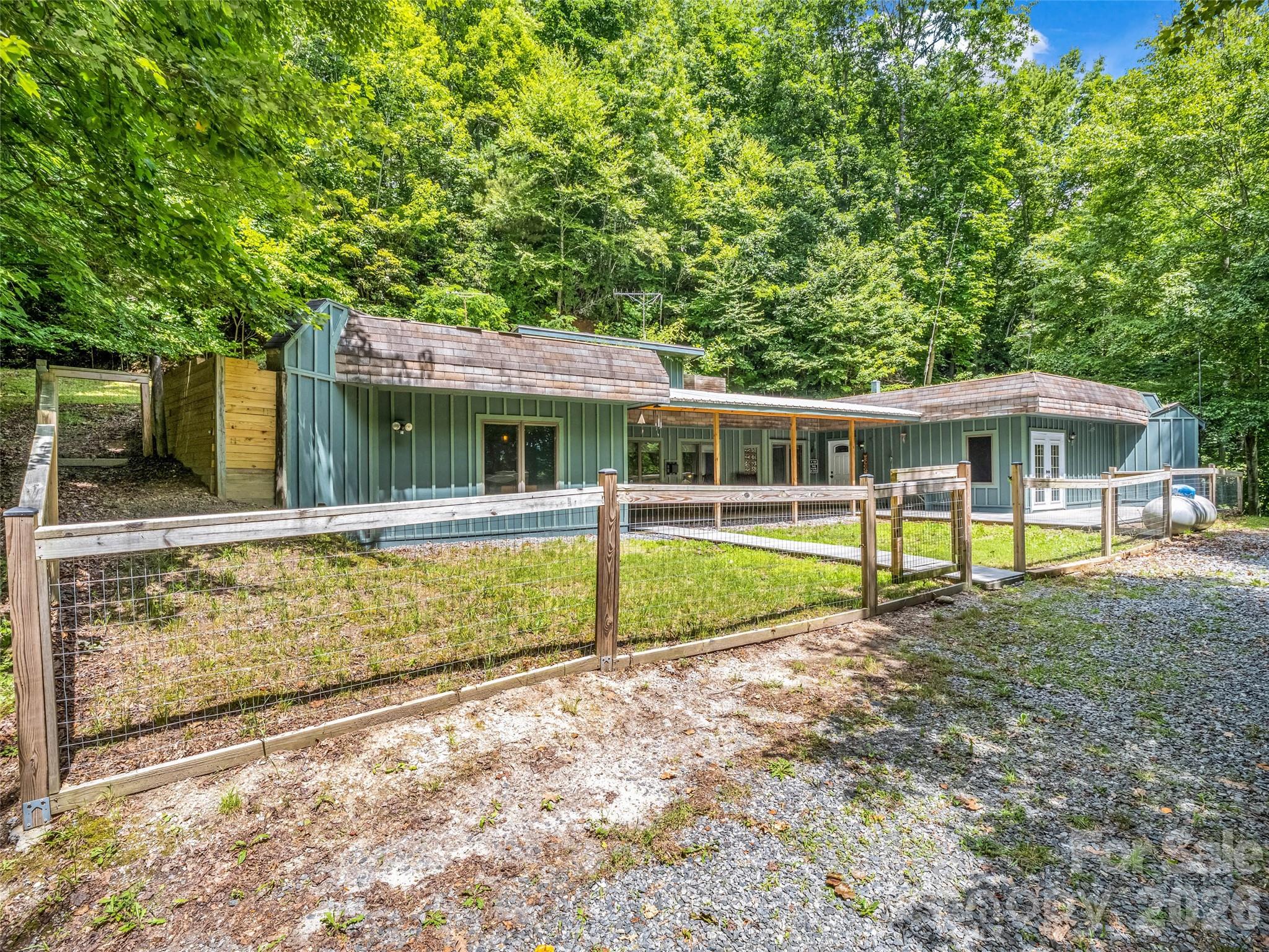 707 Cascade Trail — photo