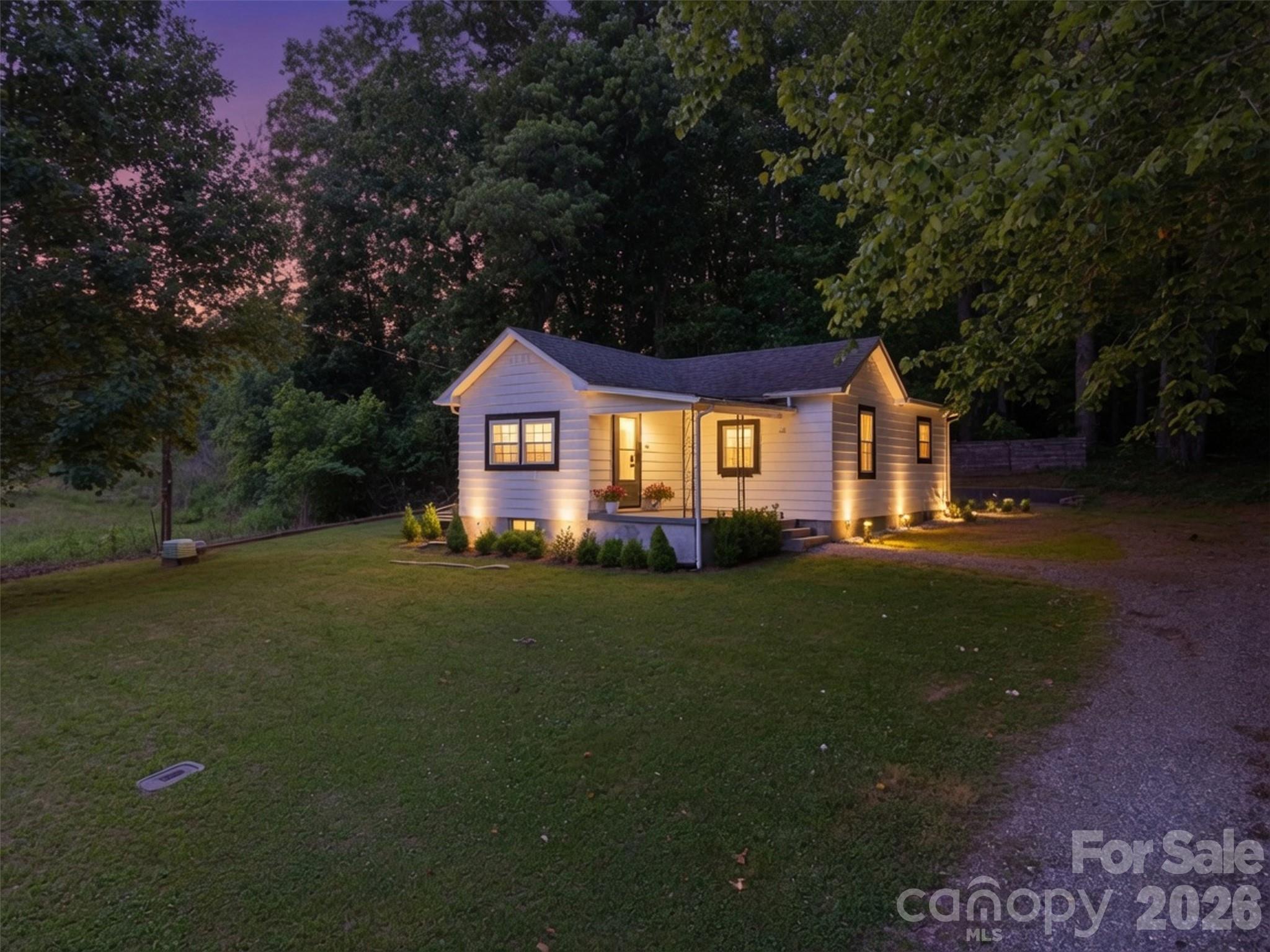 1320 Tom Fox Street — photo