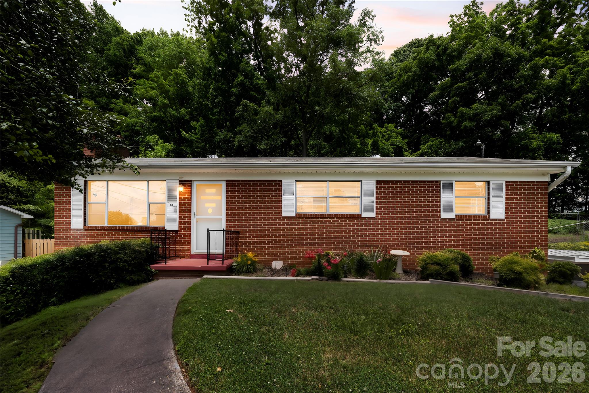 309 Oak Hill Road — photo