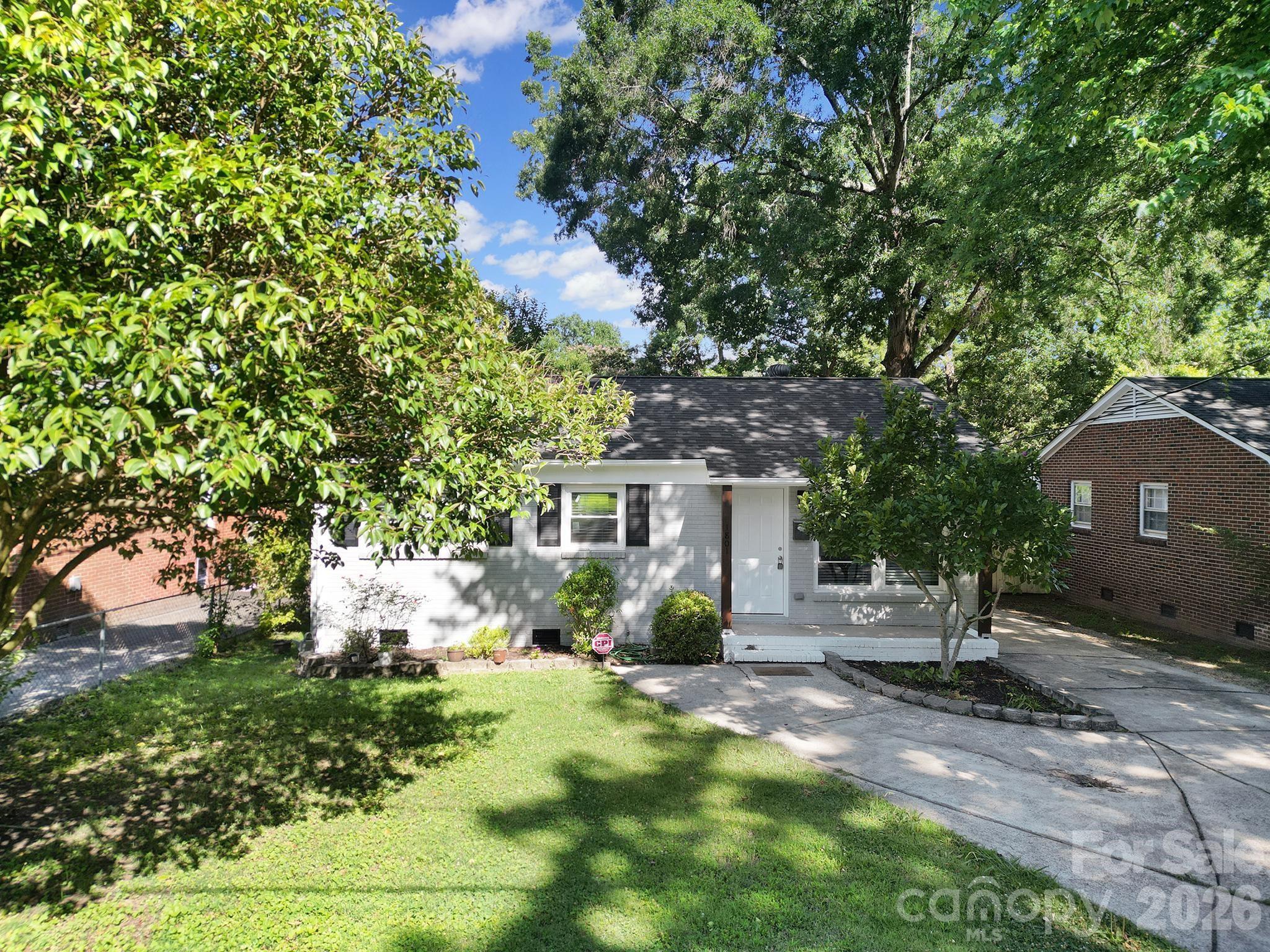1801 Dallas Avenue — photo