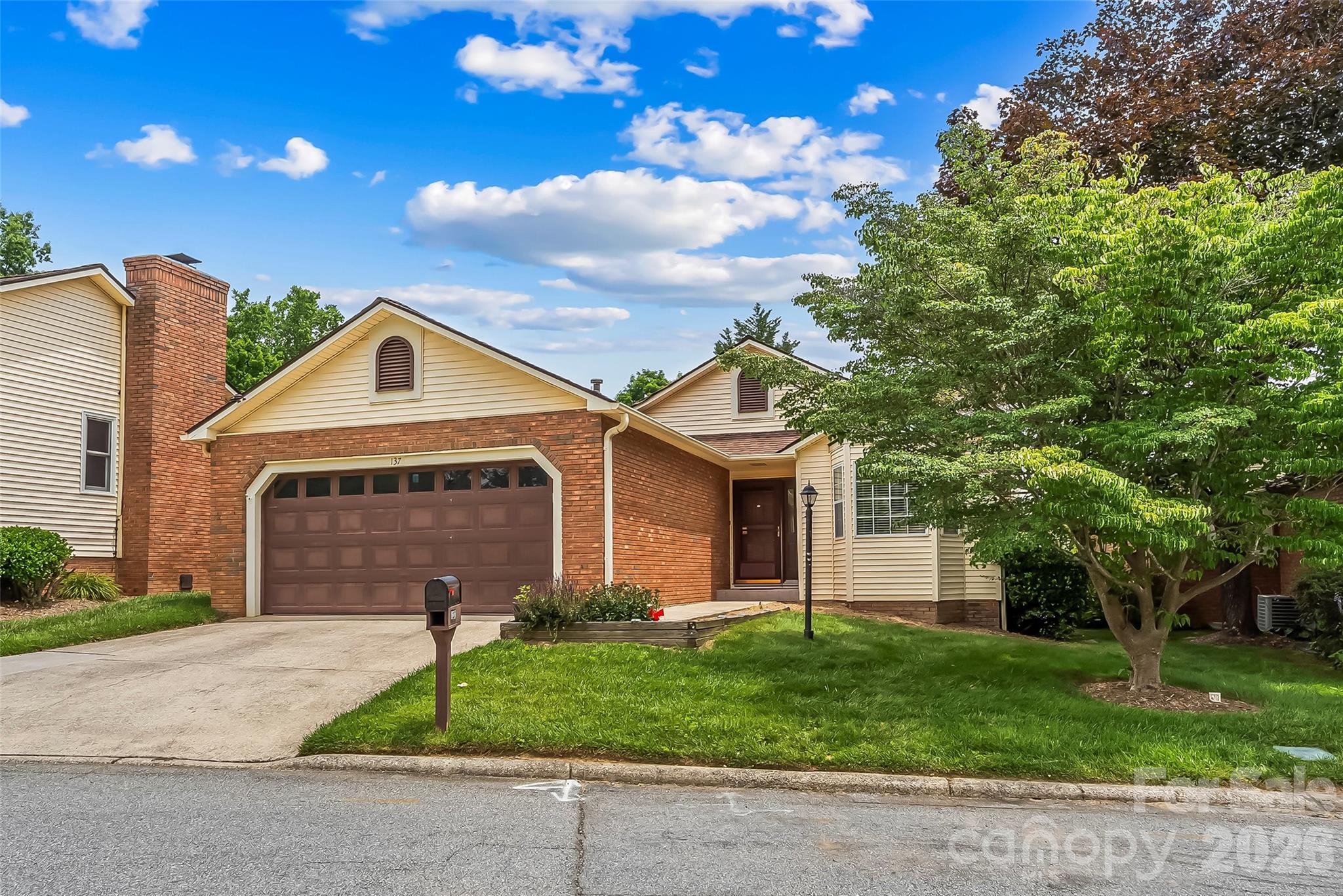 137 Exeter Court — photo