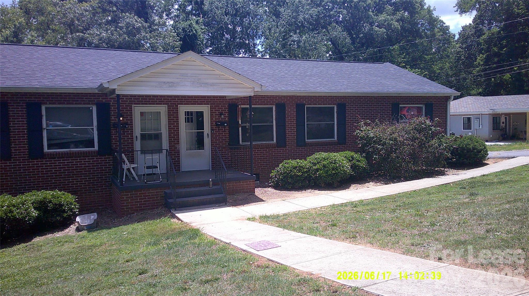 153 15th Avenue NW — photo