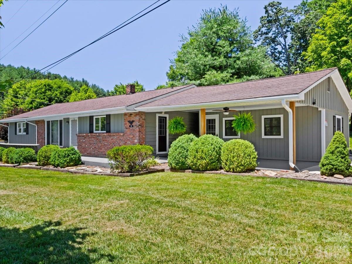 39 Hawthorne Lane — photo