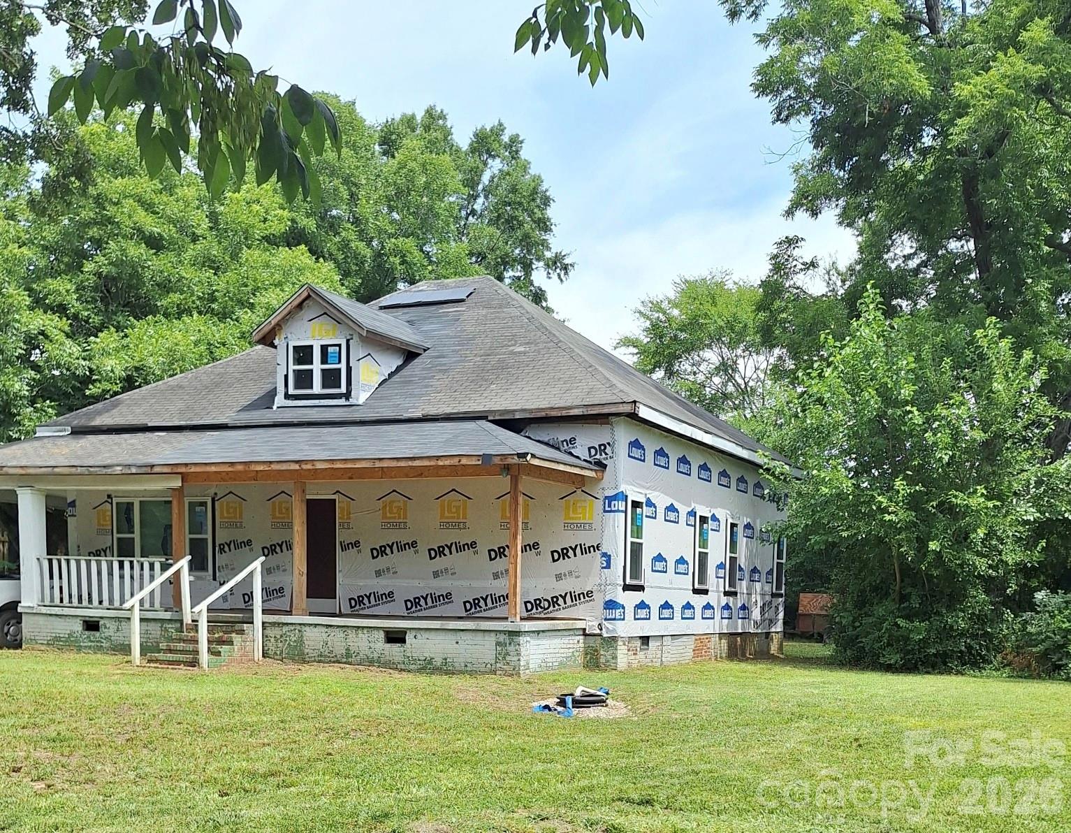 687 Parkway Drive — photo