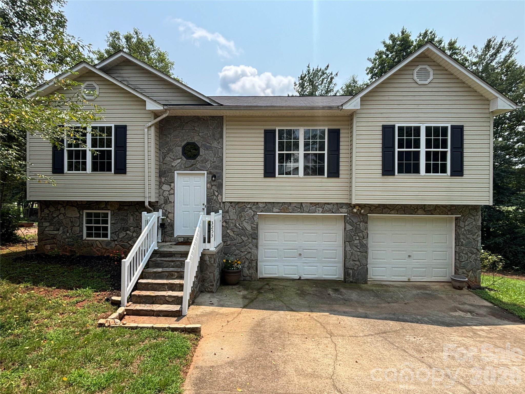 3253 Capital Court — photo