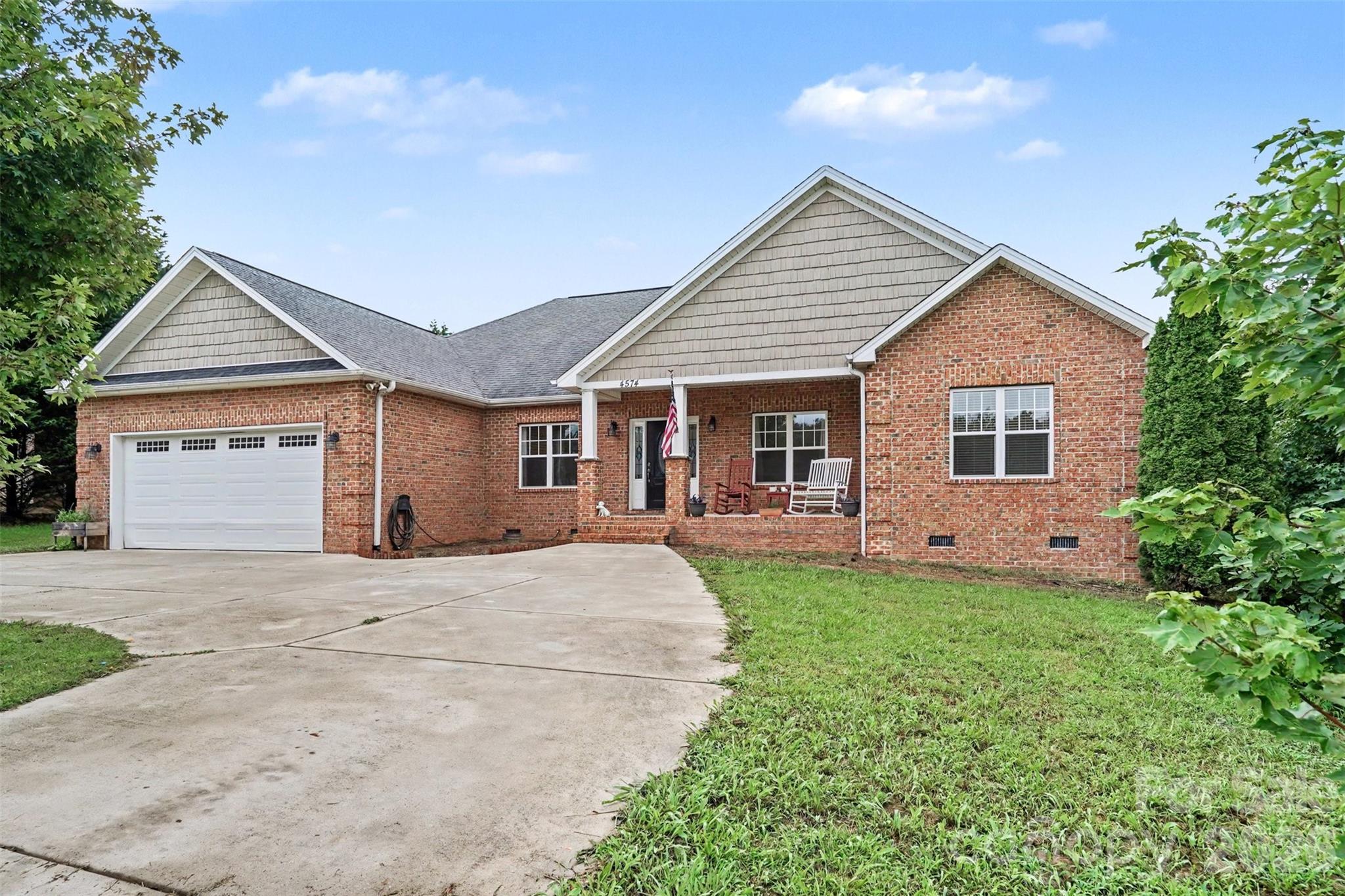 4574 Hunter Rhyne Road — photo