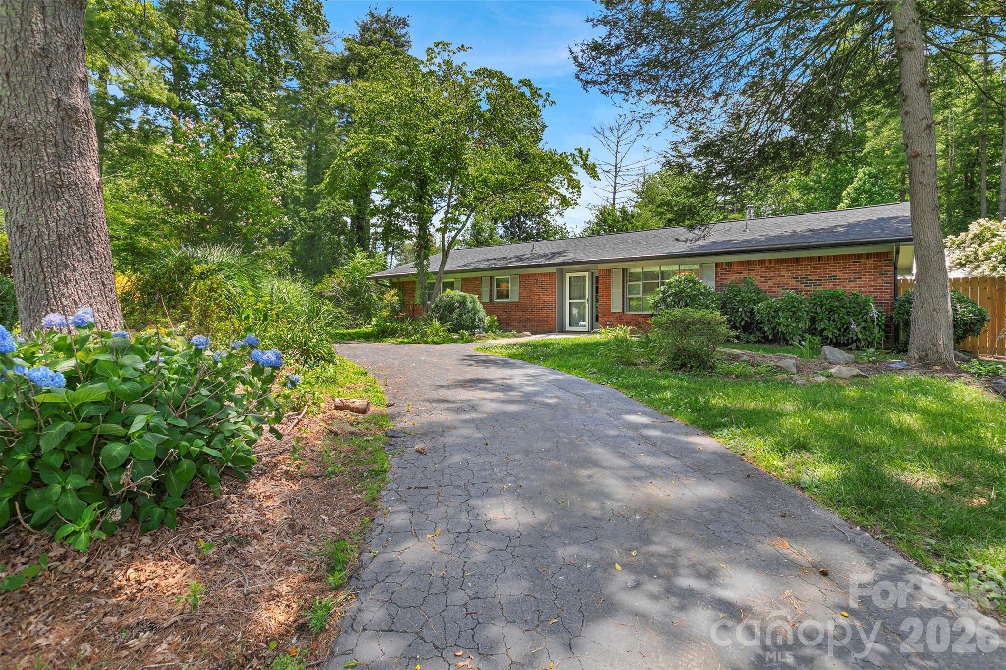 138 Surry Lane — photo