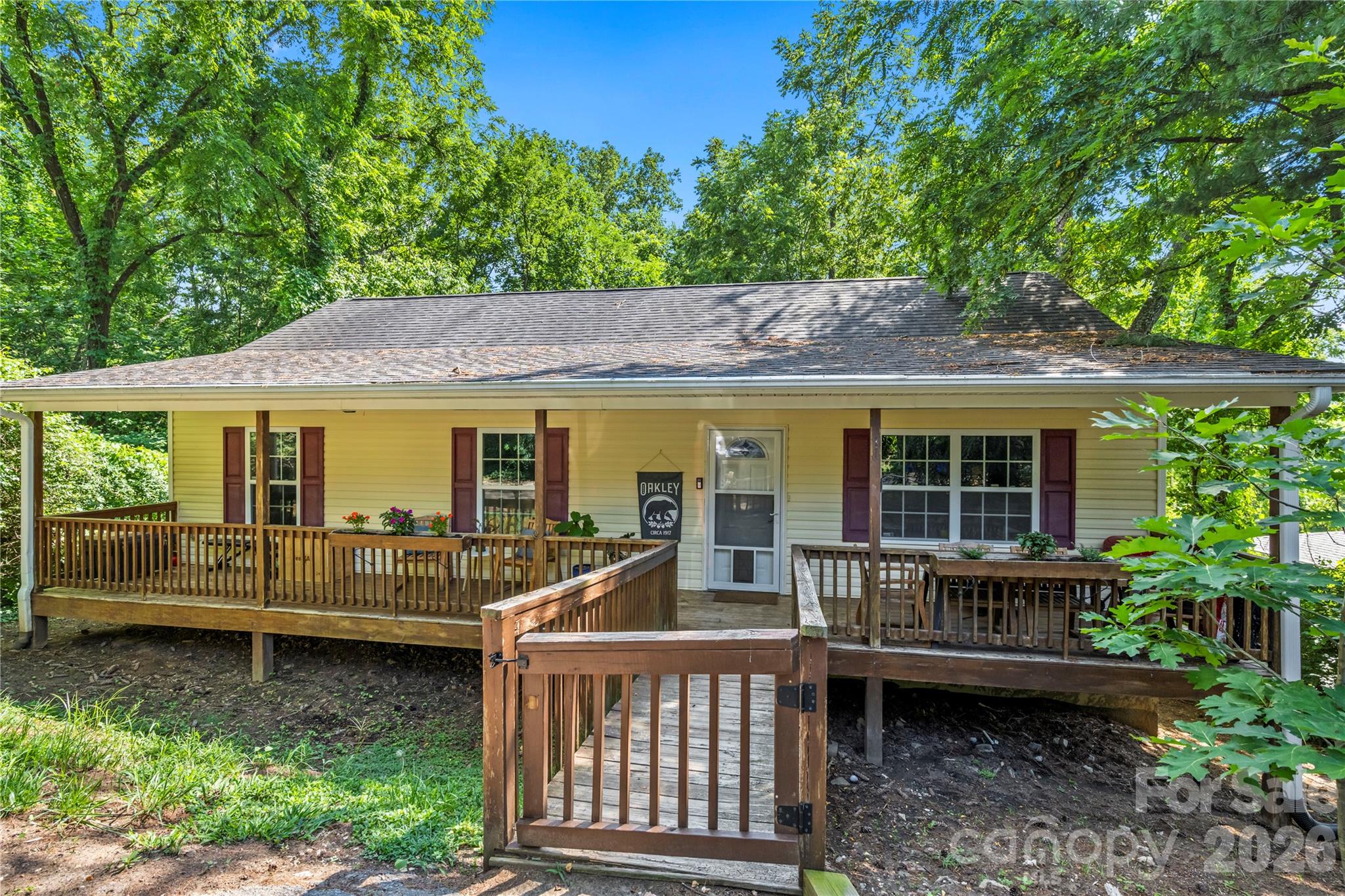 11 W Raleigh Road — photo