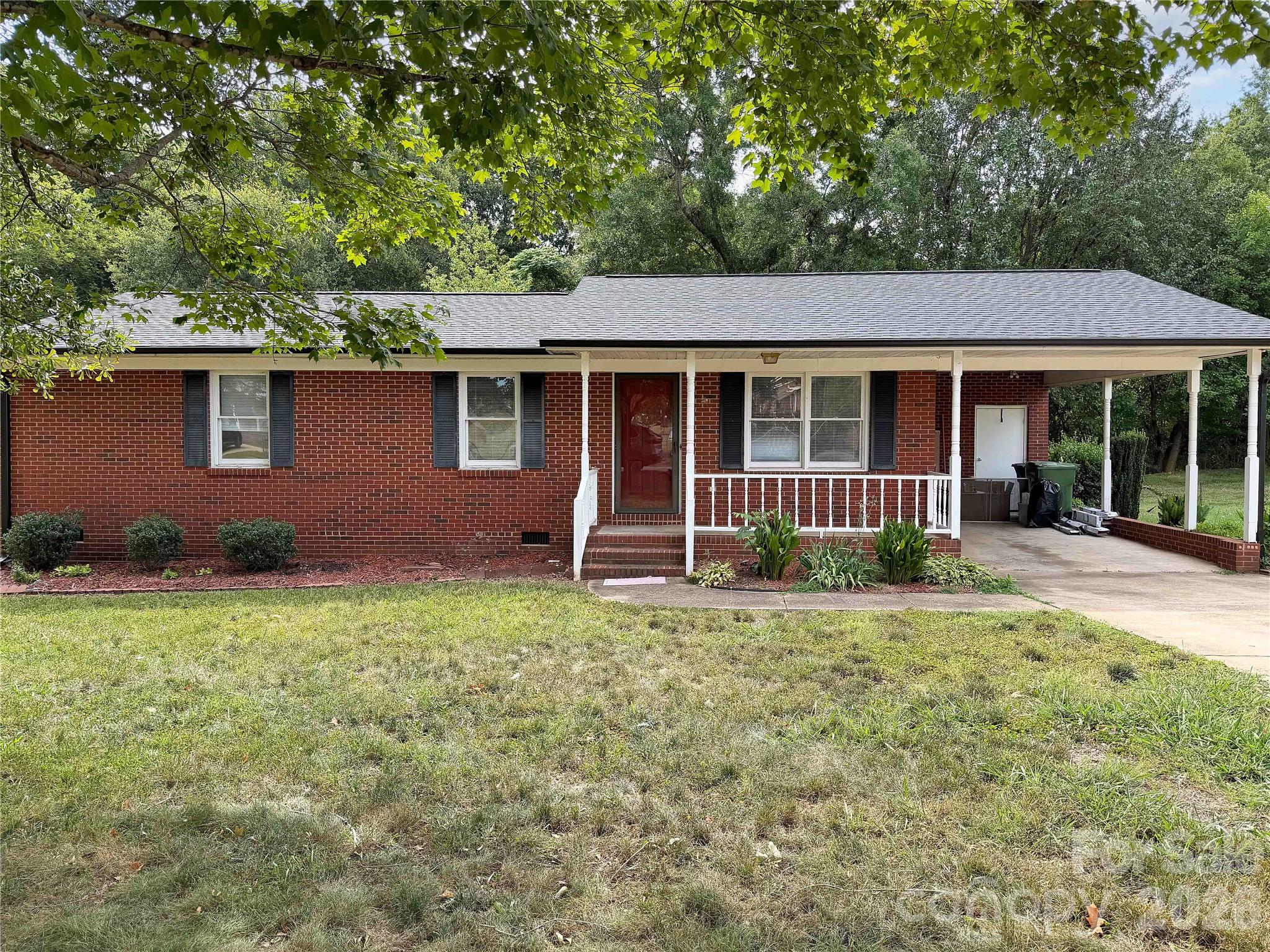 315 Southglenn Drive — photo