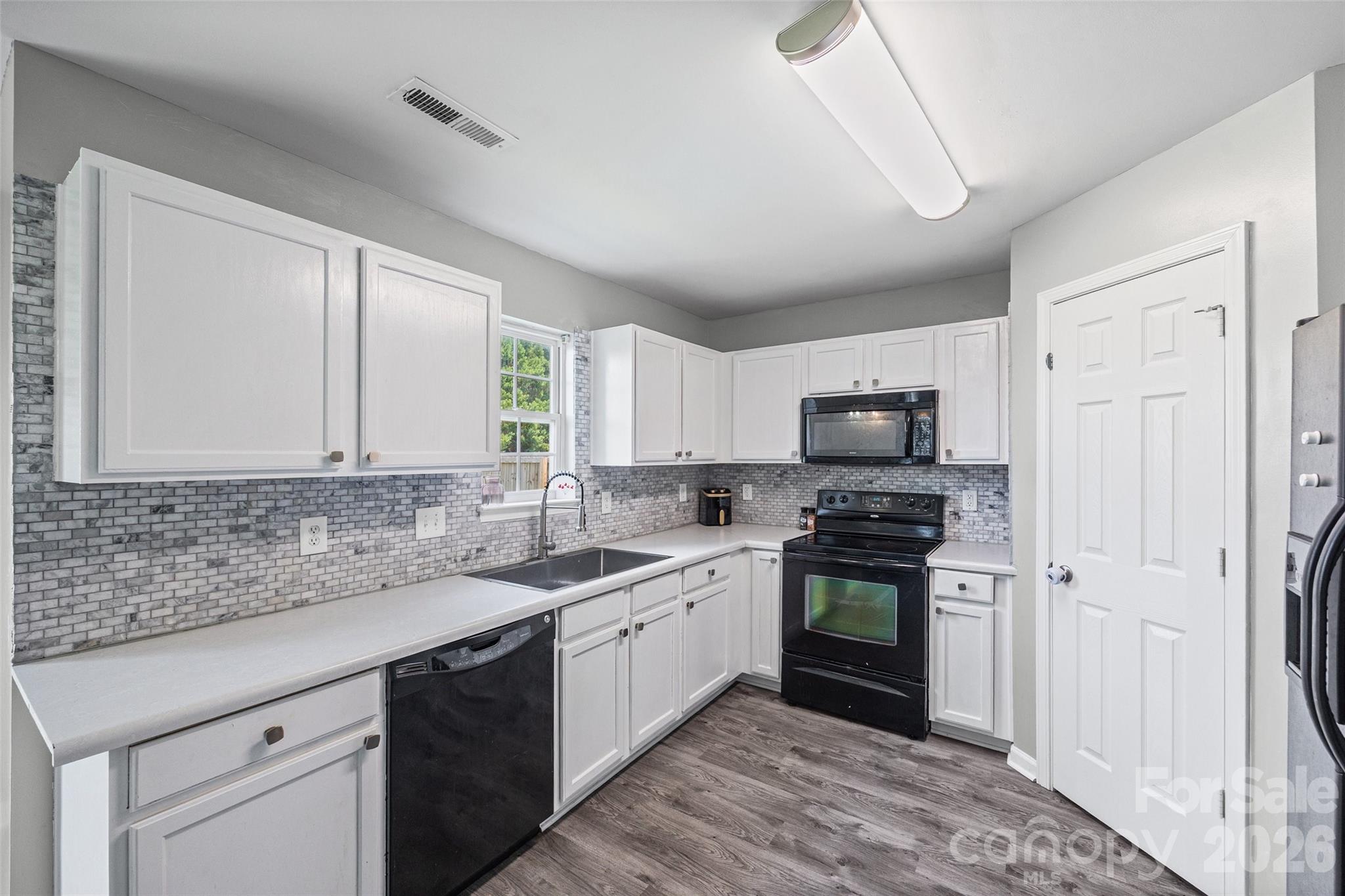 512 Gentle Breeze Lane — photo