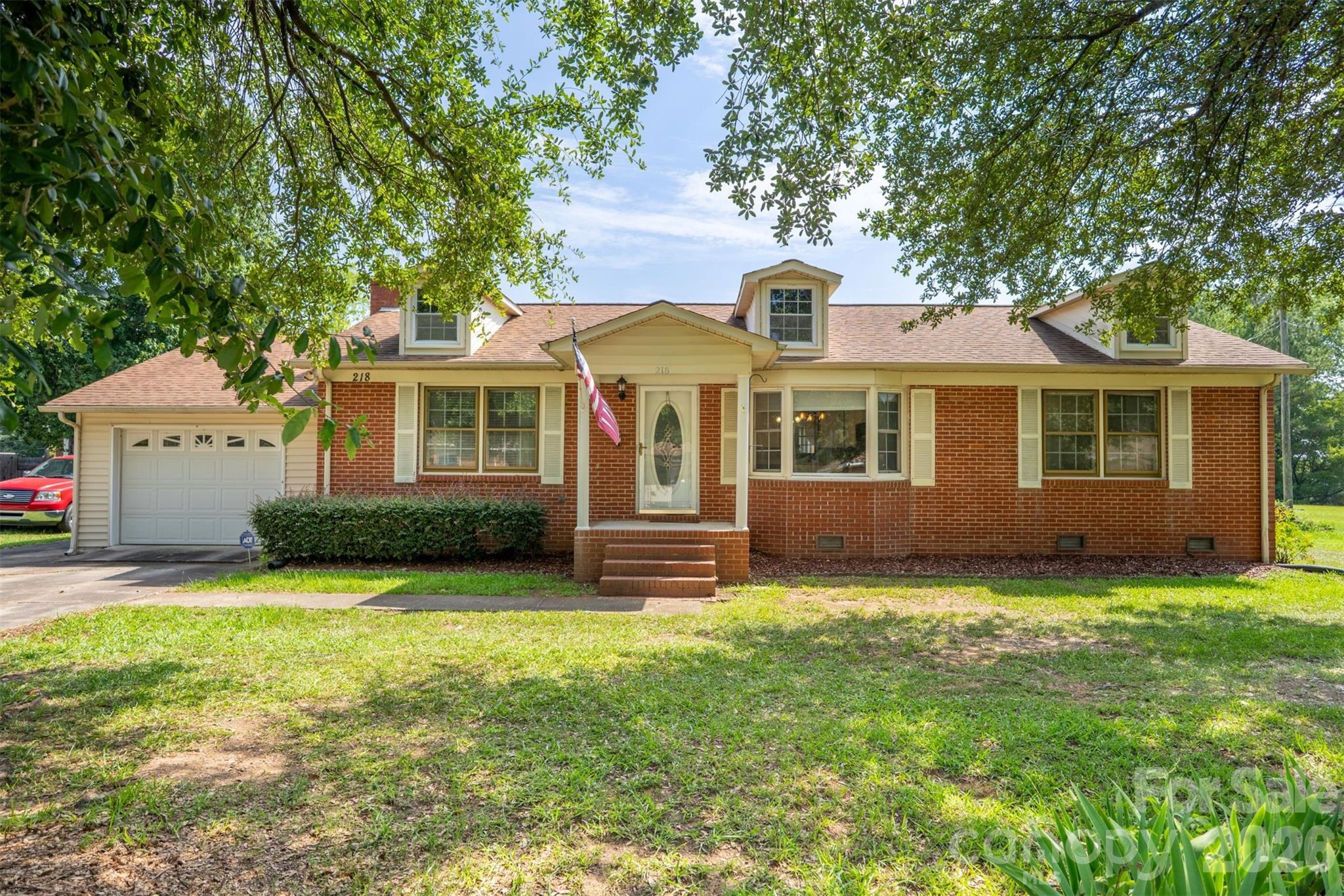 218 S Plantation Road — photo