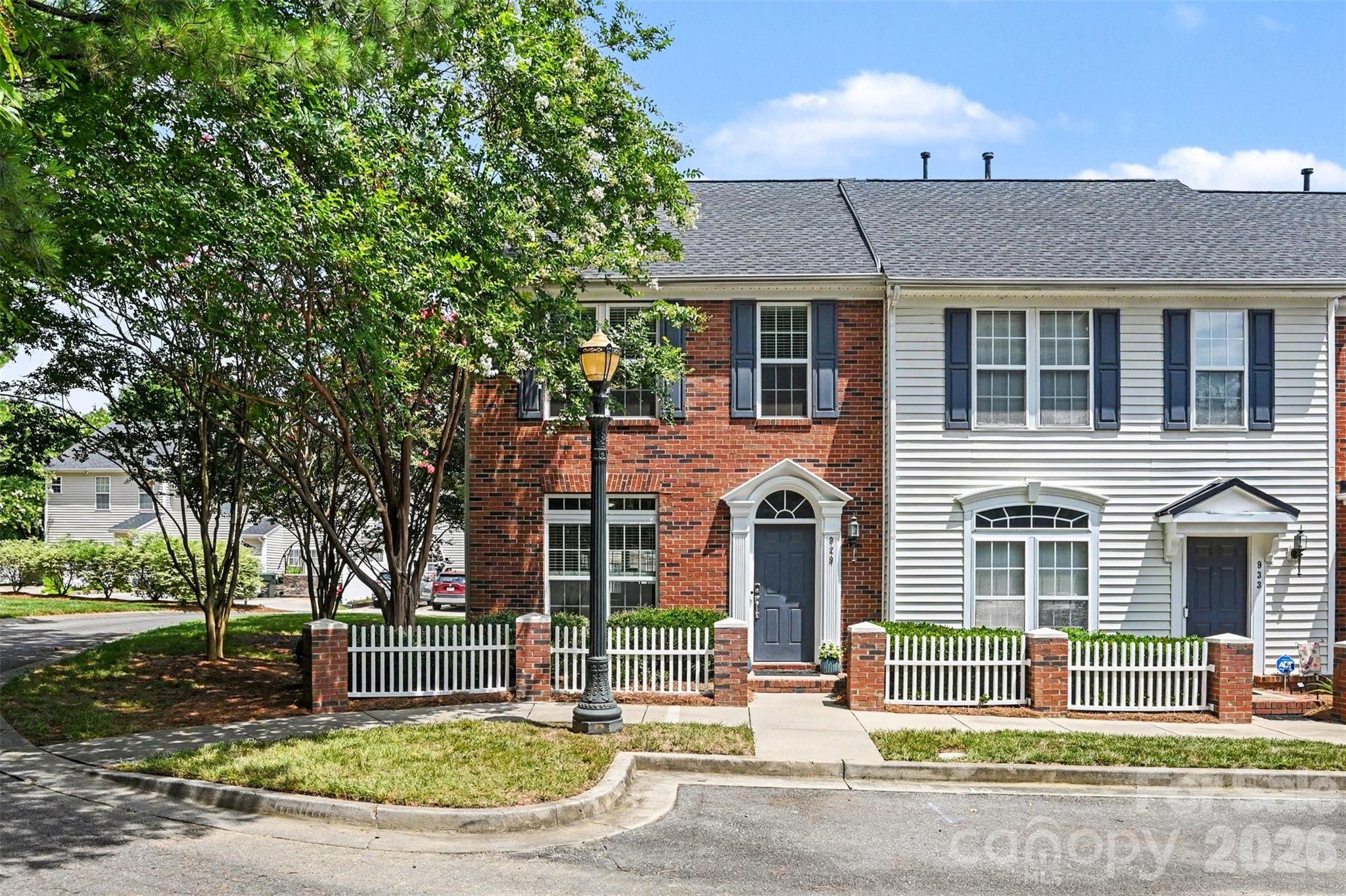 929 Coolsprings Lane — photo