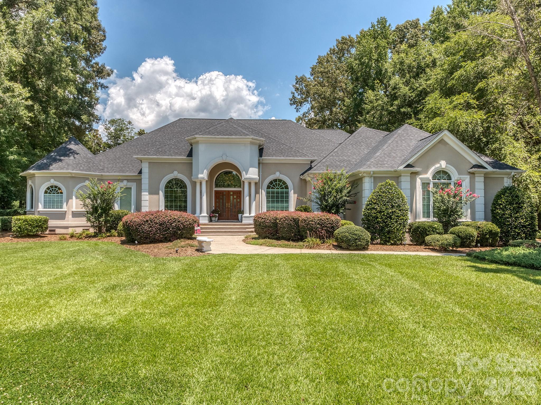 1733 White Pond Lane — photo