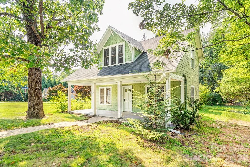 648 Lakeshore Drive — photo