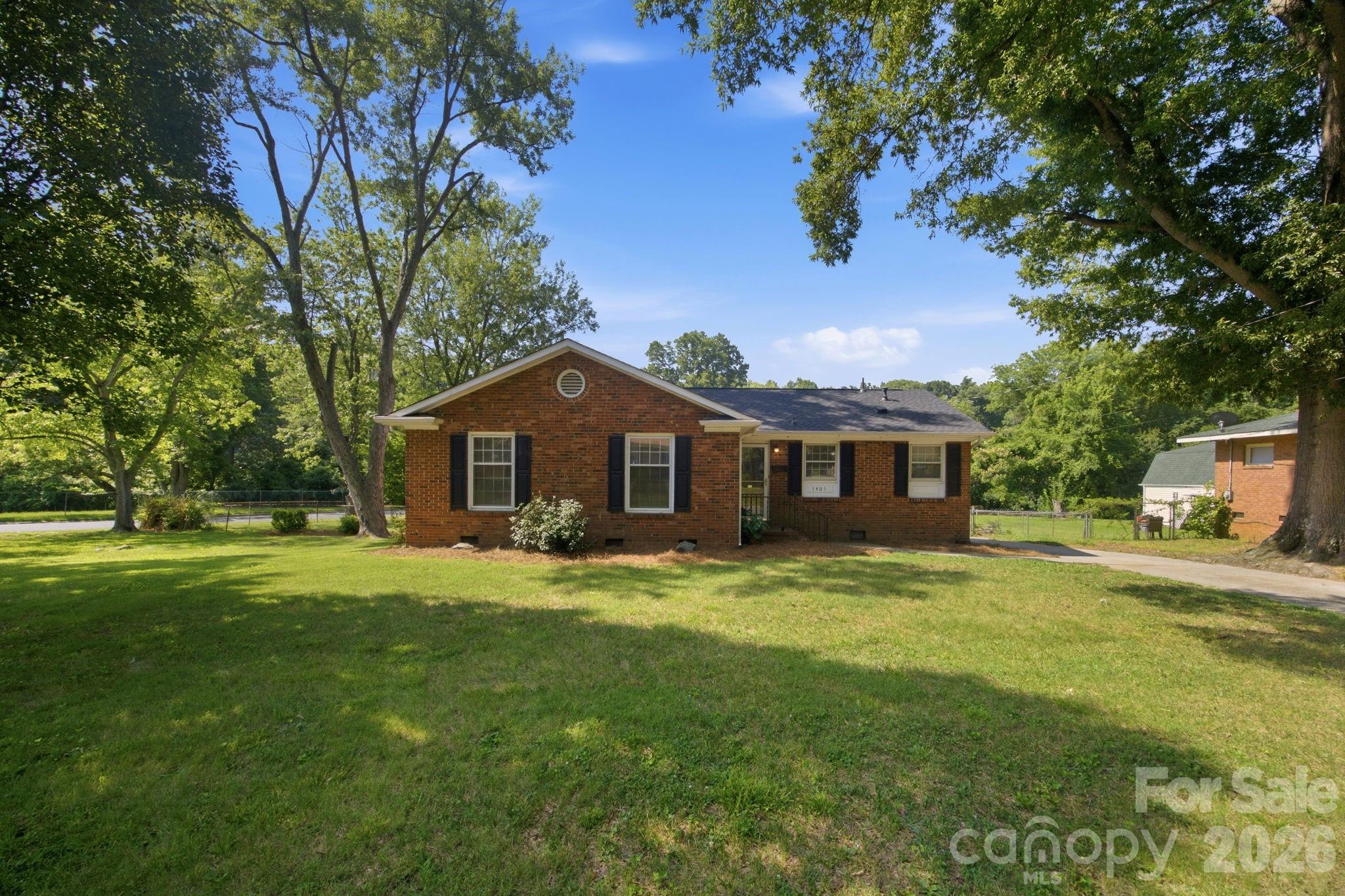 1401 Grovewood Drive — photo