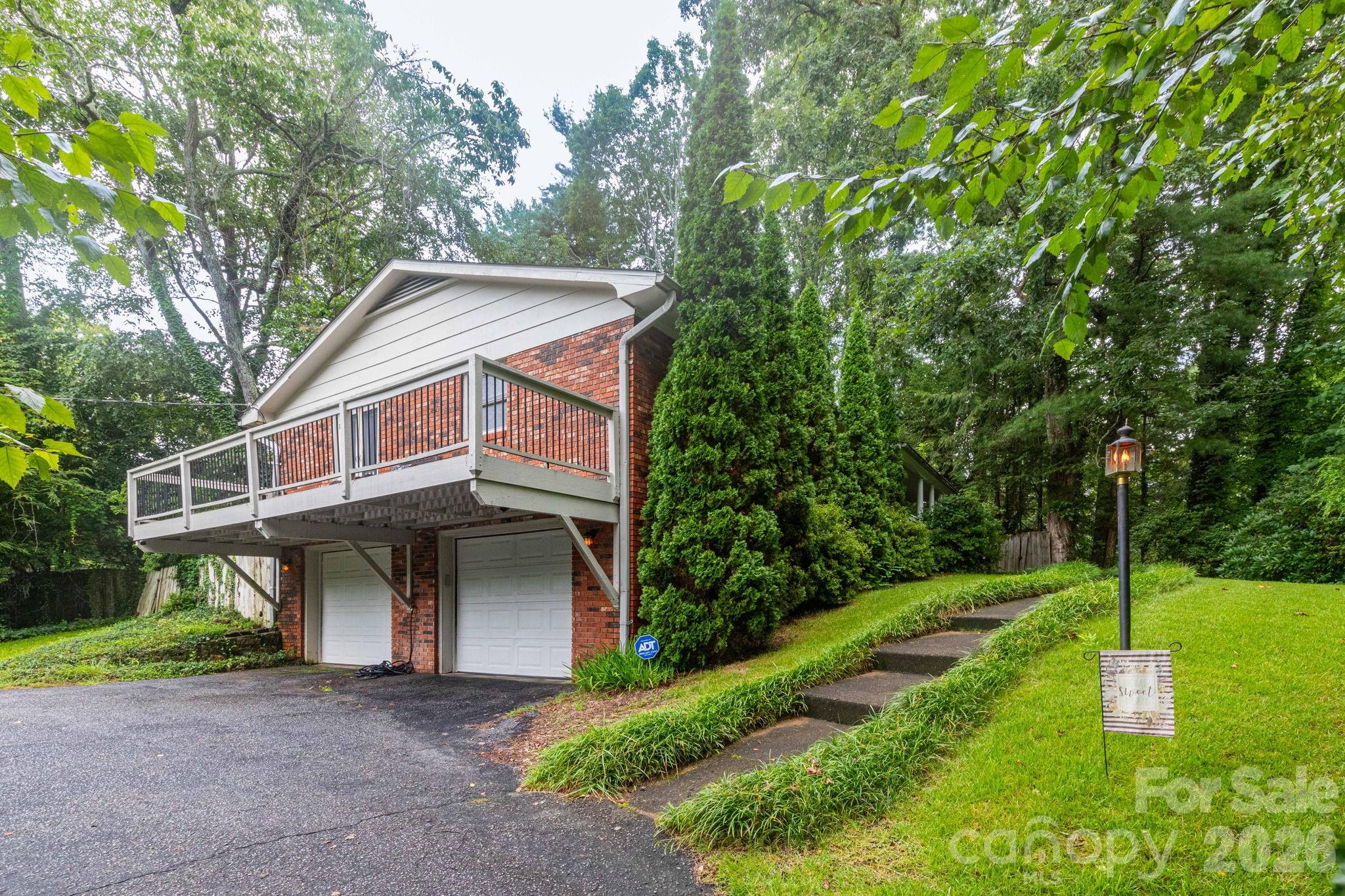 936 Toxaway Drive — photo