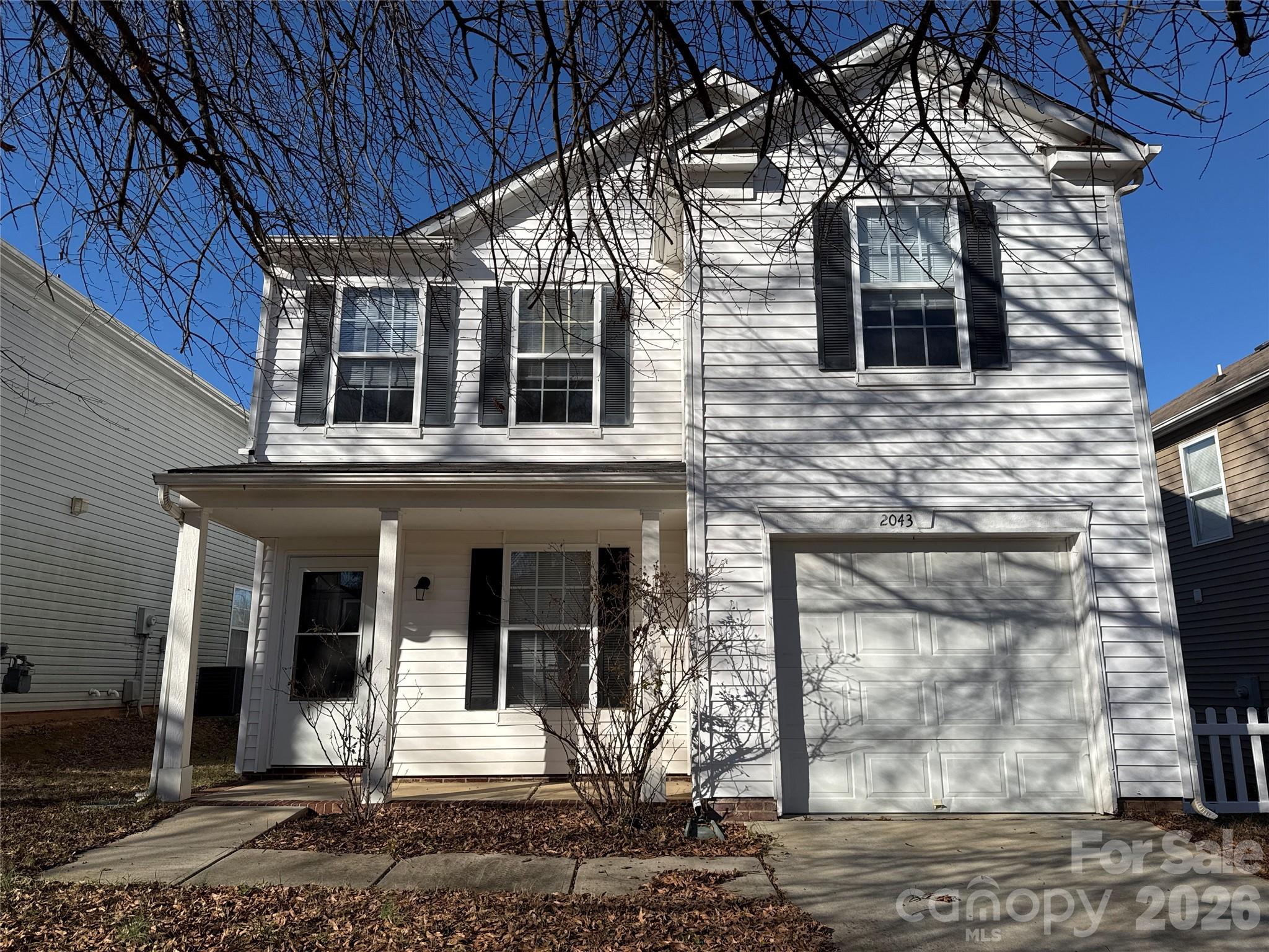 2043 Dunsmore Lane — photo