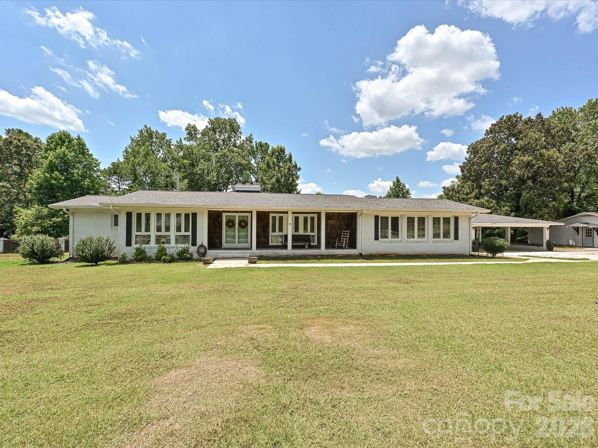 3501 Parkwood School Road — photo