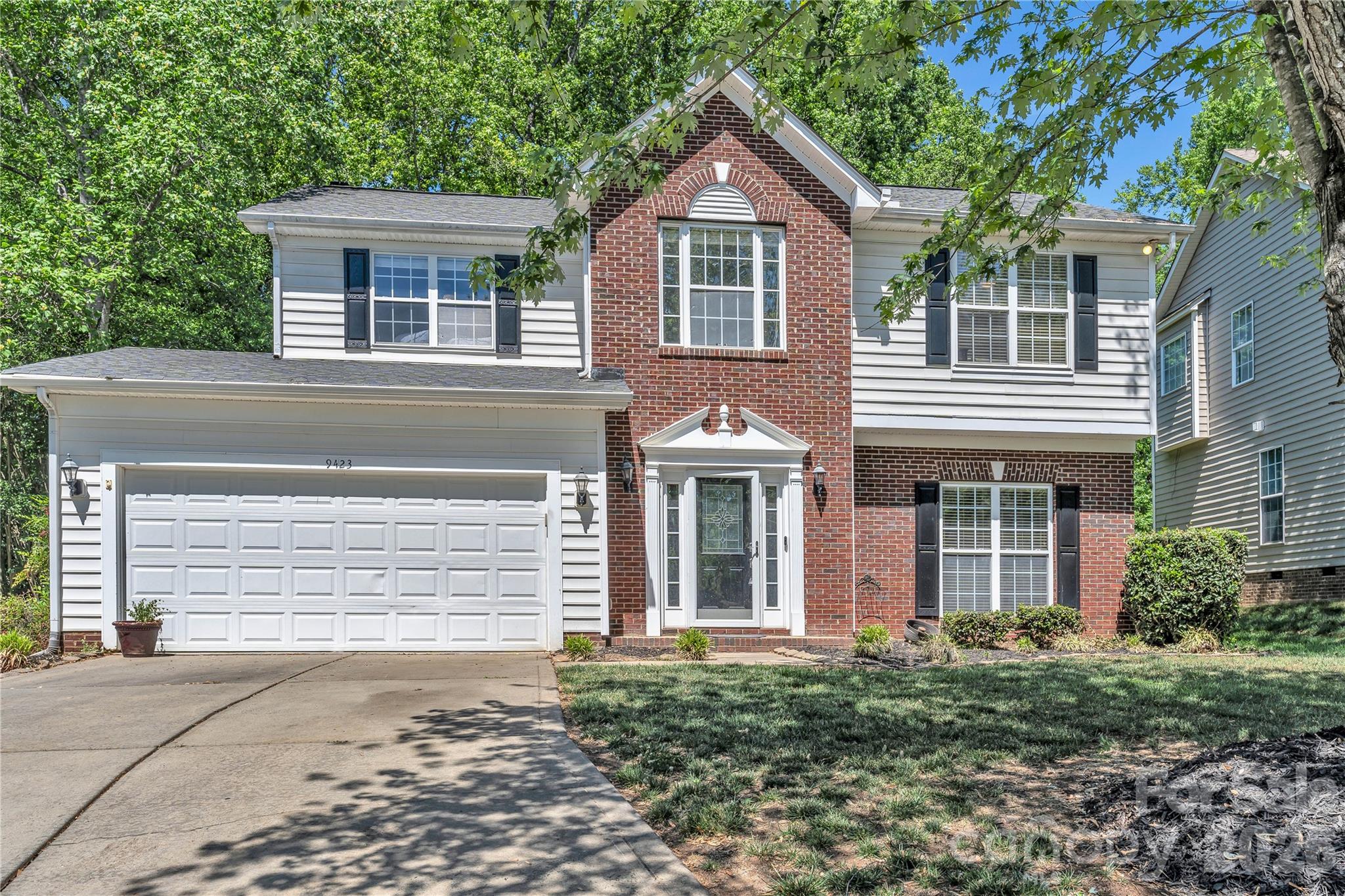 9423 Willow Tree Lane — photo