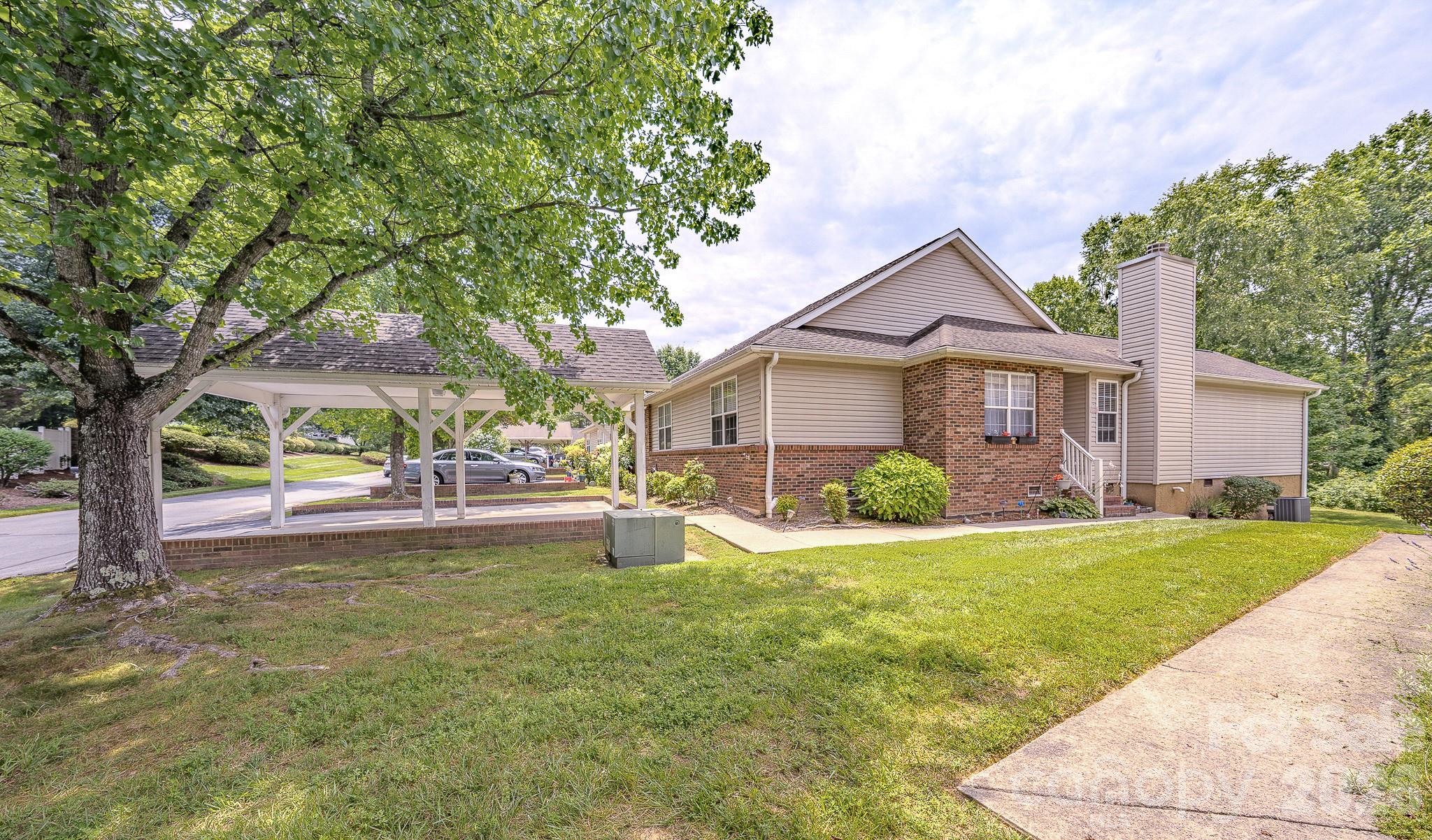 39 N Creekside Court — photo