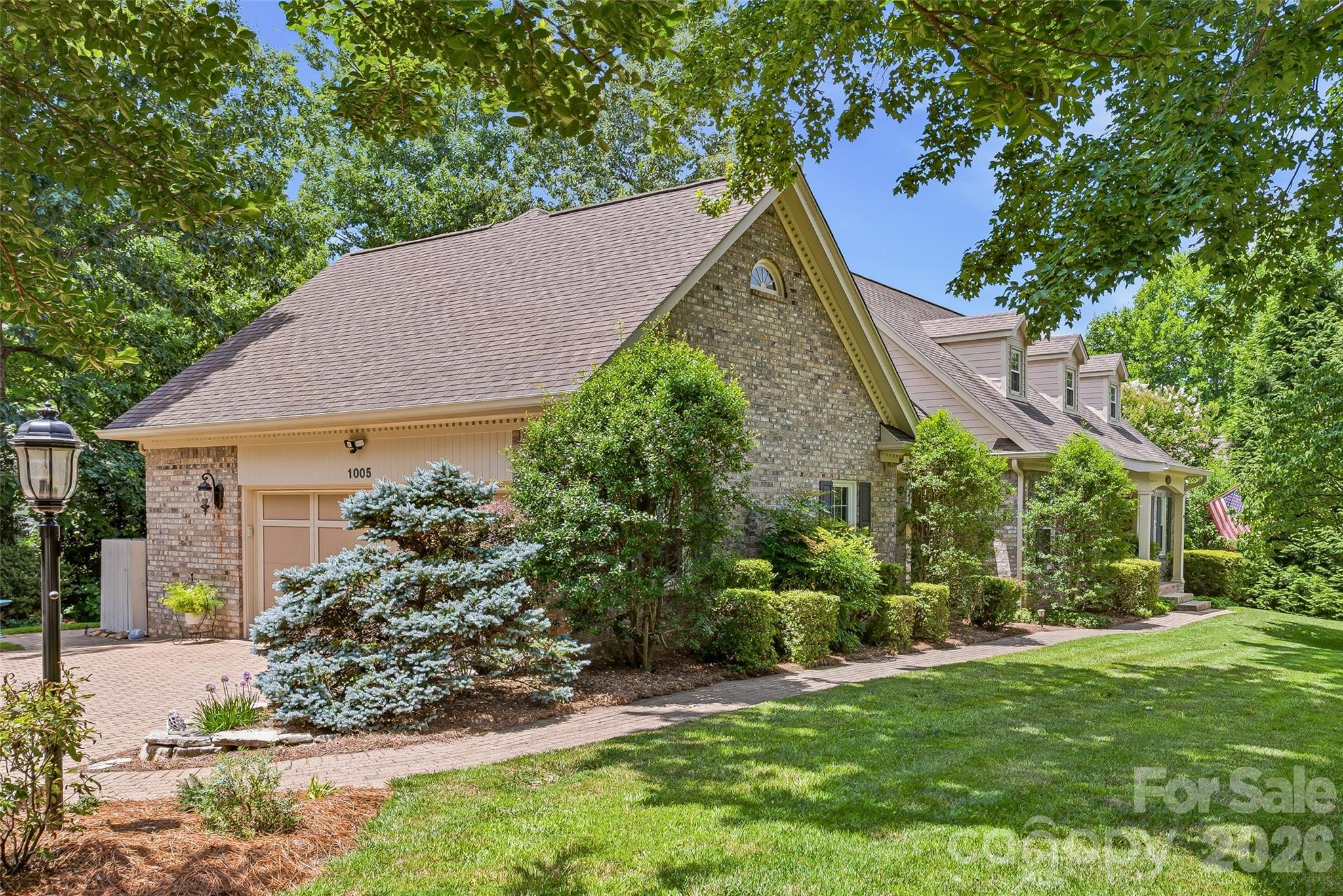 1005 Windsor Drive — photo