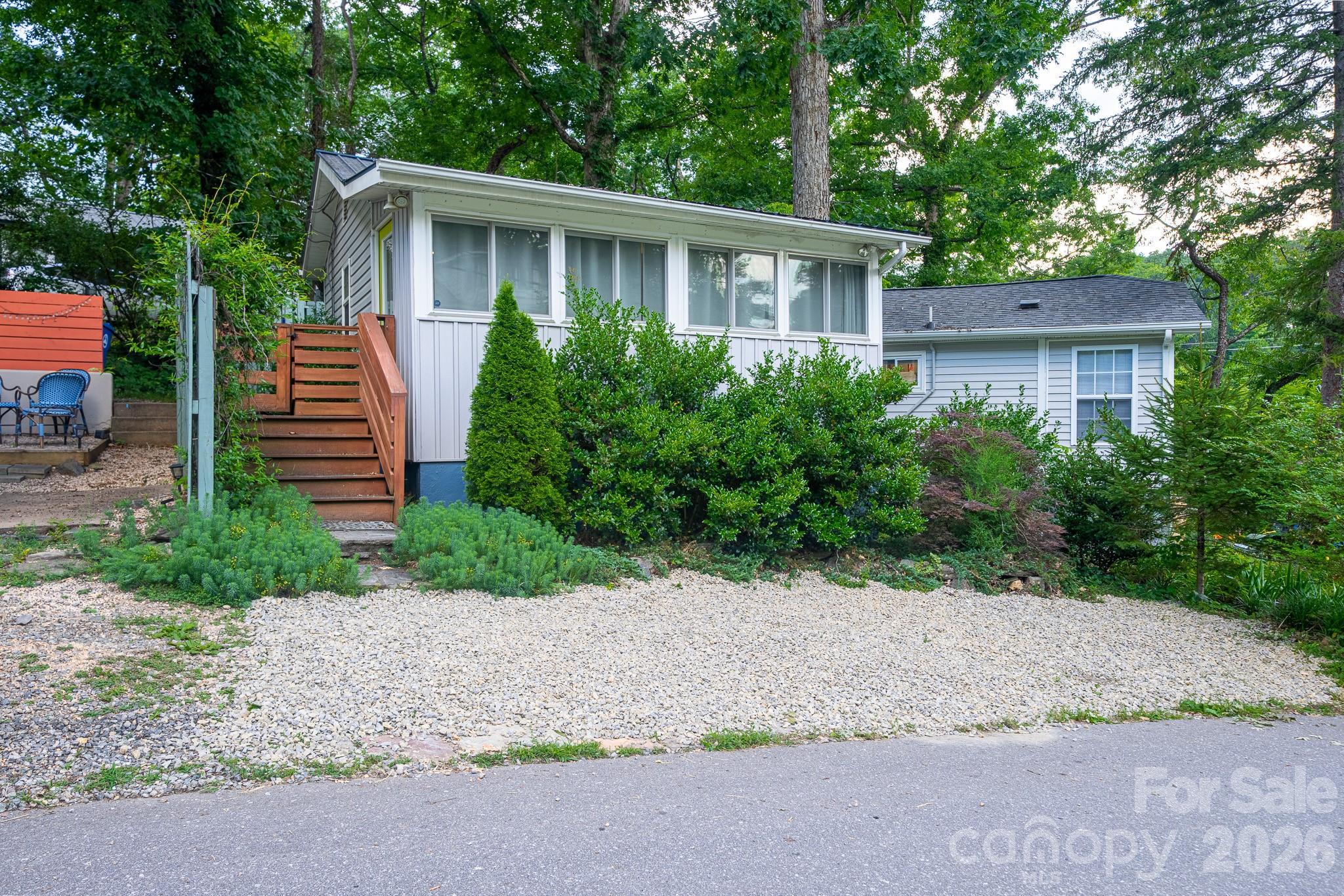 24 Rhododendron Drive — photo