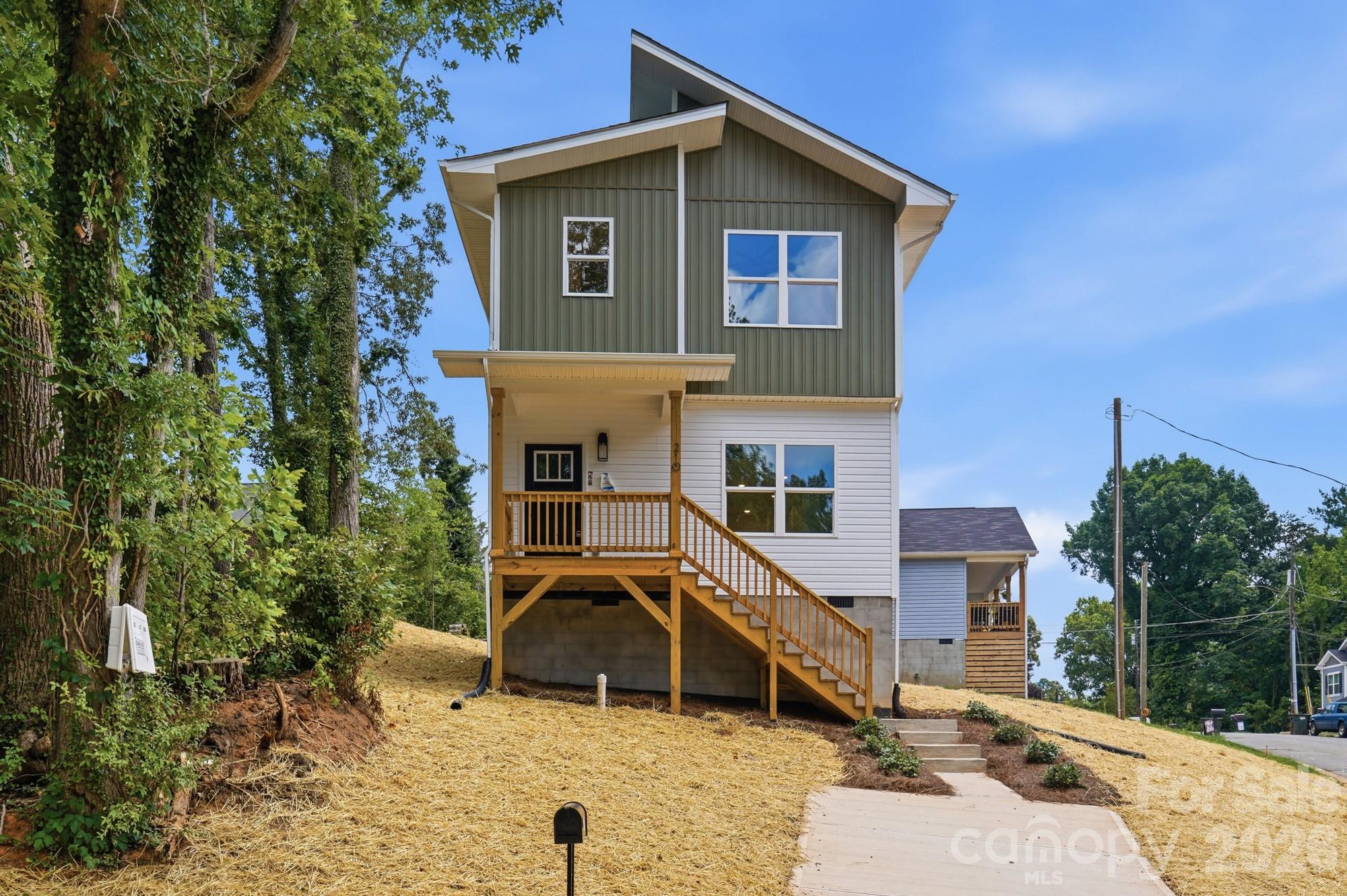 210 8th Avenue Drive SE — photo