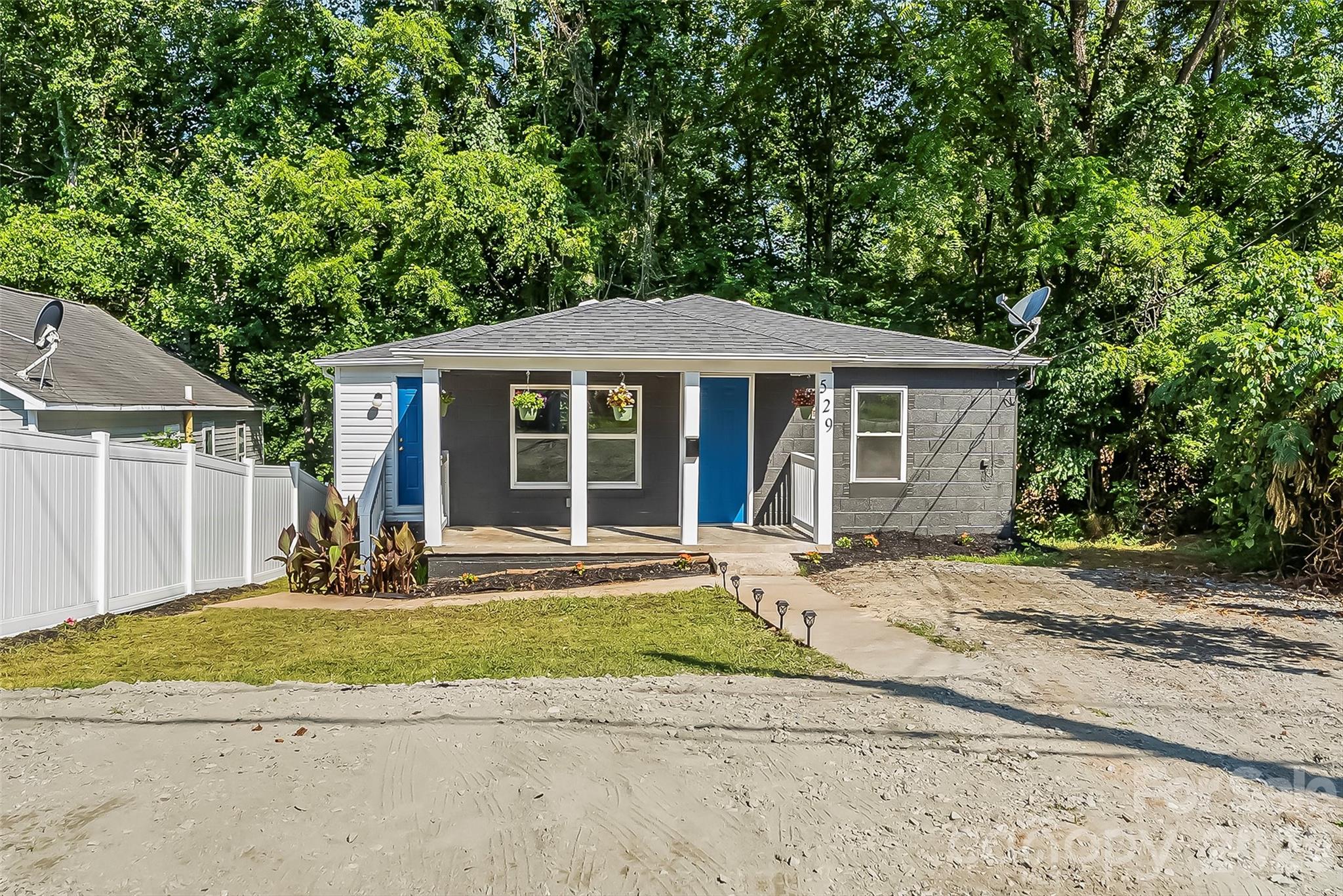 529 NW Stage Street — photo