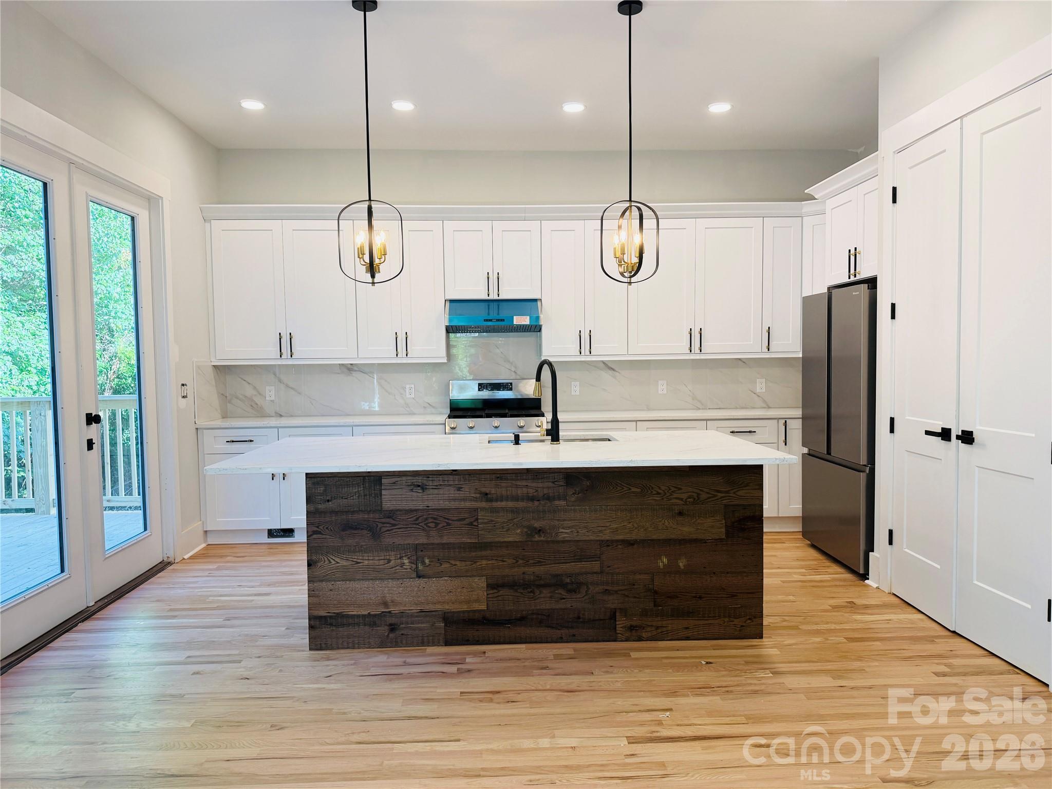 2334 Eagle Glen Court — photo