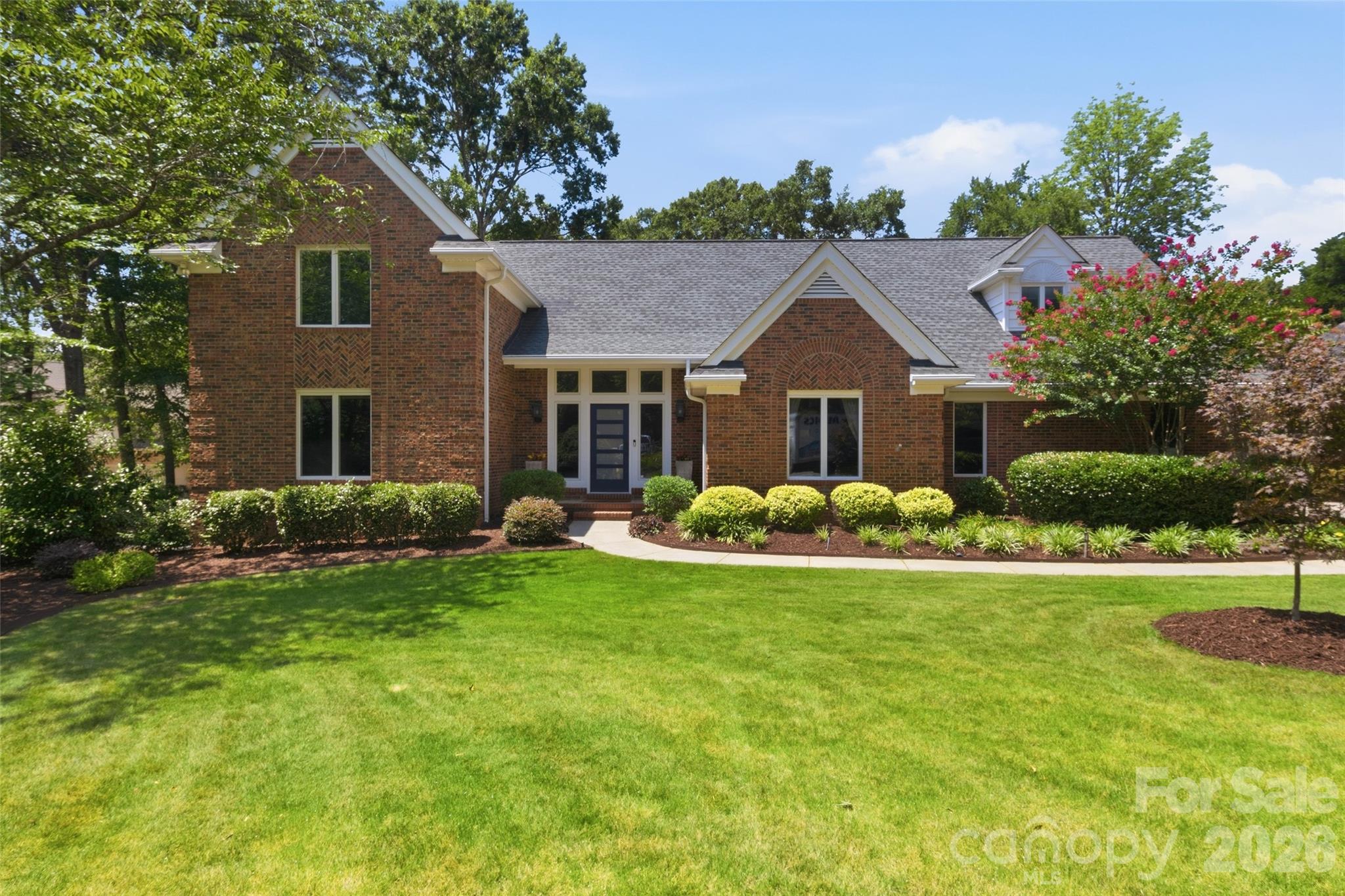 208 Kelly Court — photo