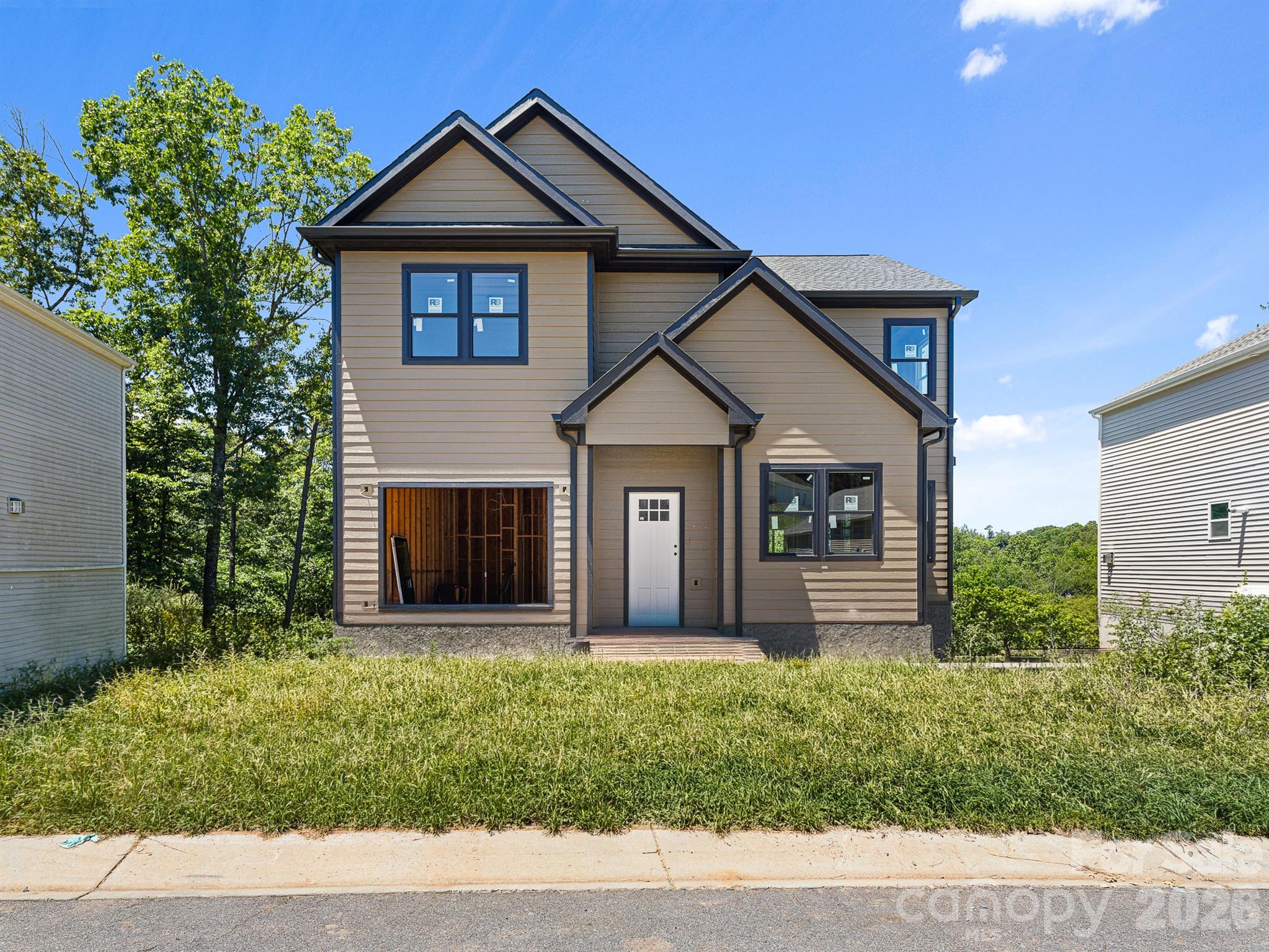 914 Newport Court — photo