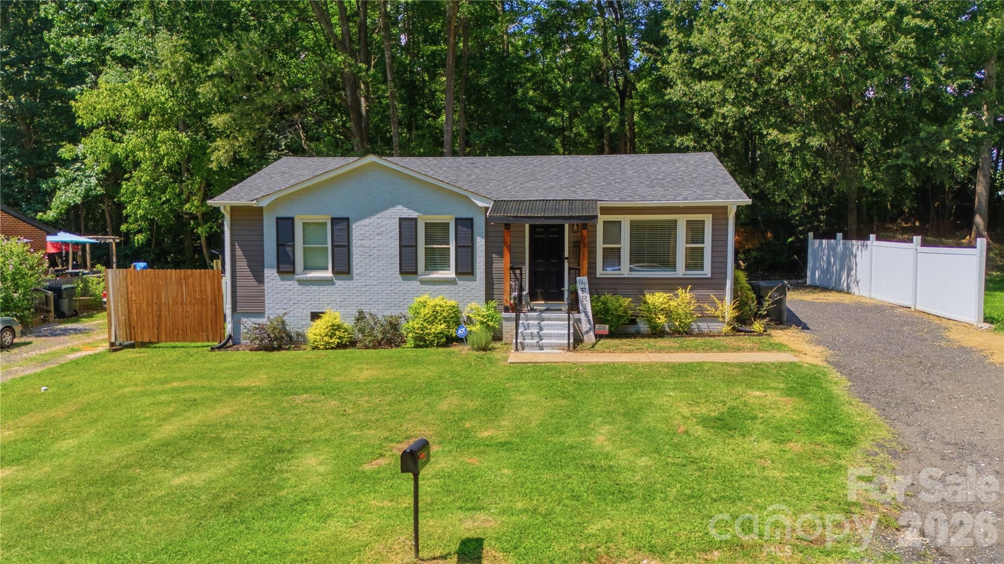 131 Hickory Lane — photo