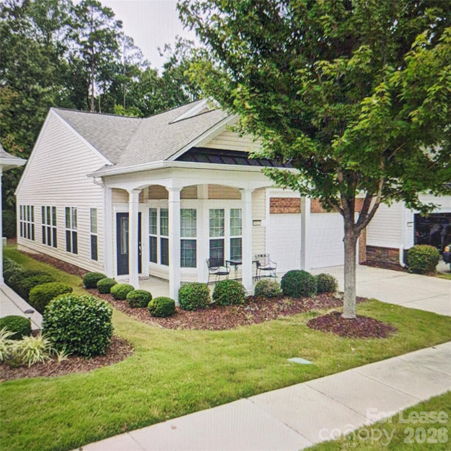 9015 Smokey Hill Lane — photo