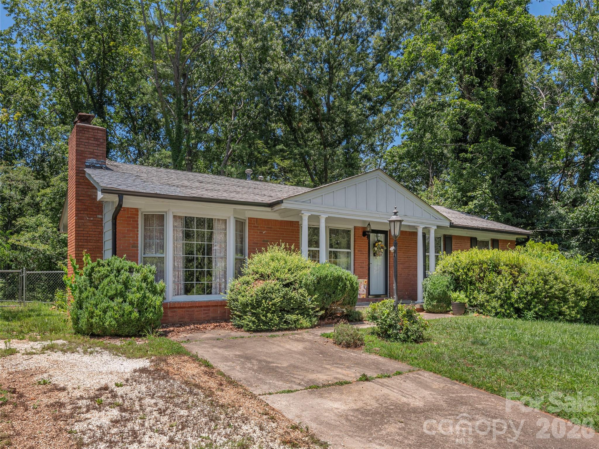 25 Laurel Park Drive — photo