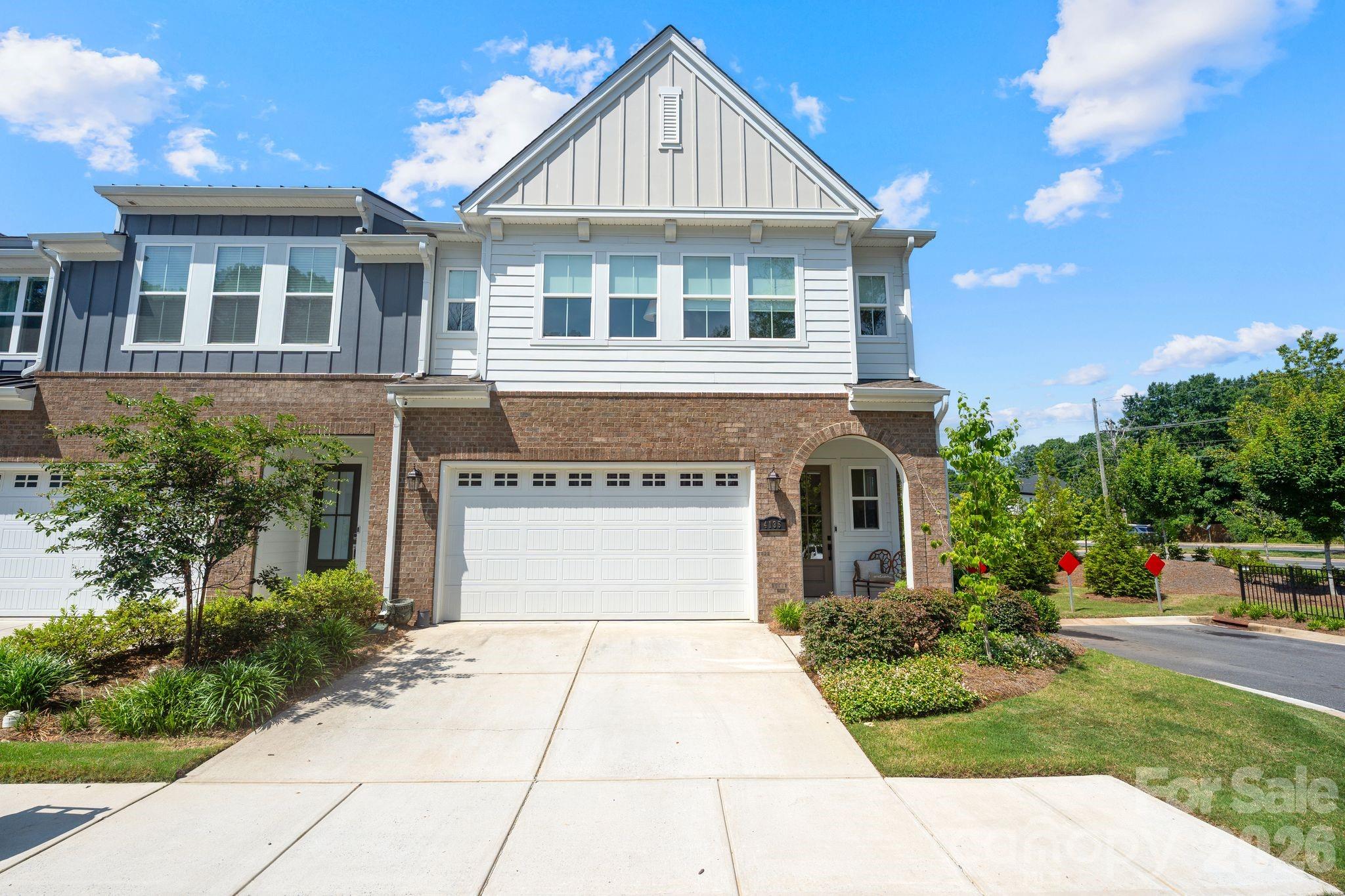 4135 Merkland Lane — photo
