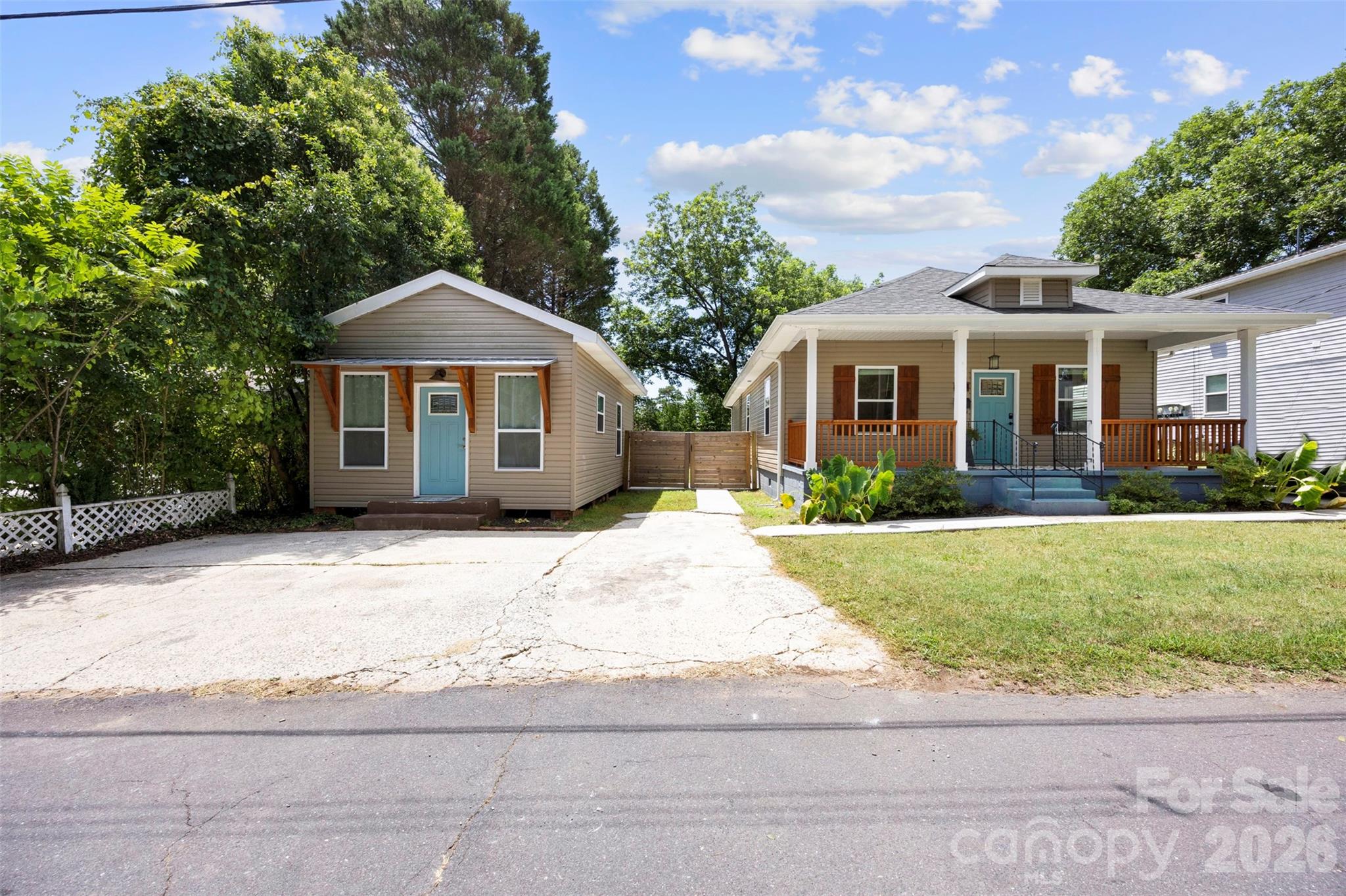 904 Laye Street — photo