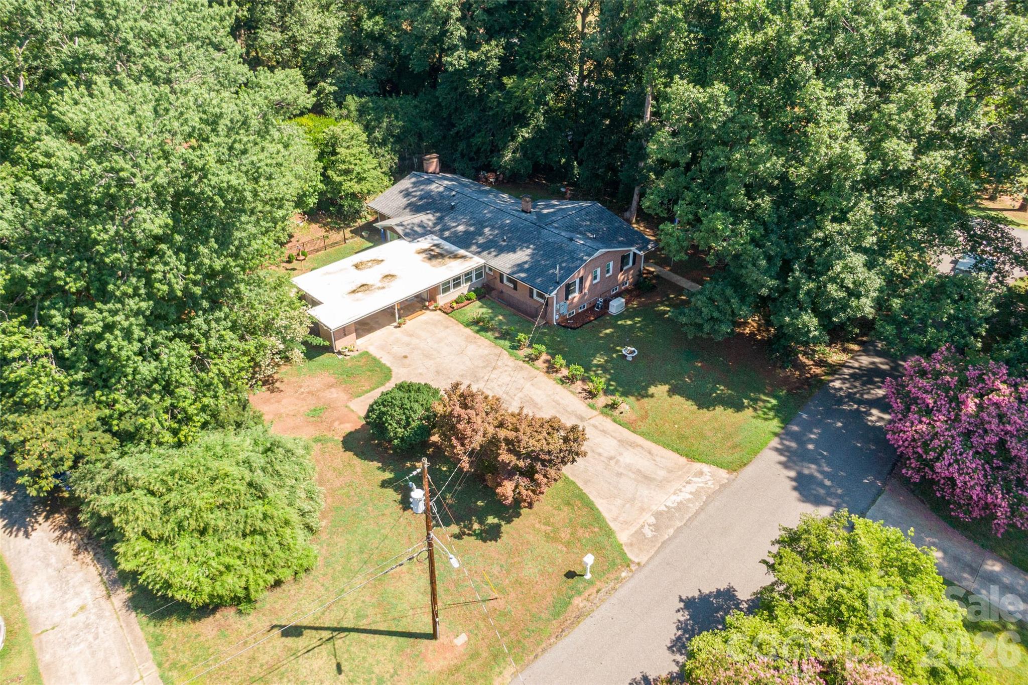 324 Country Club Circle — photo