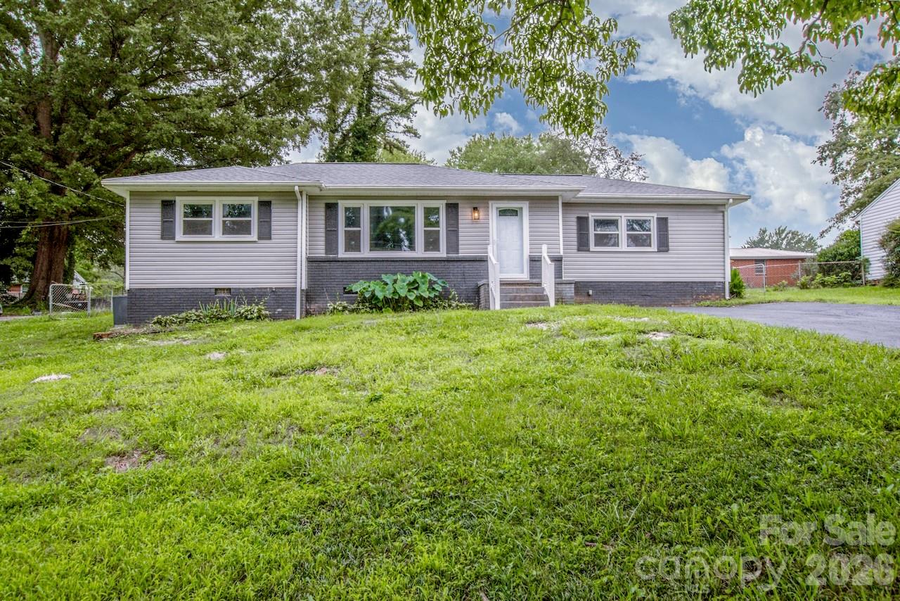 1317 Meadowbrook Circle — photo