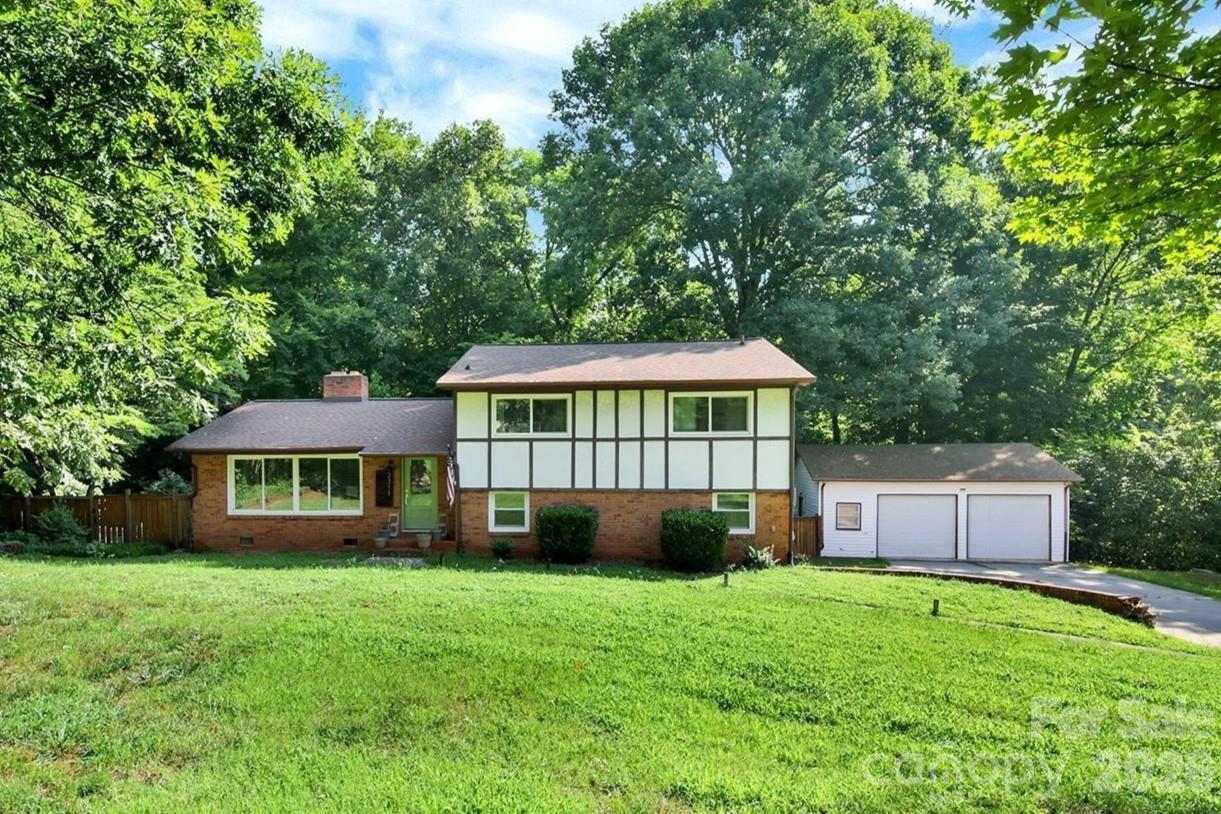 2311 Laurelwood Circle — photo