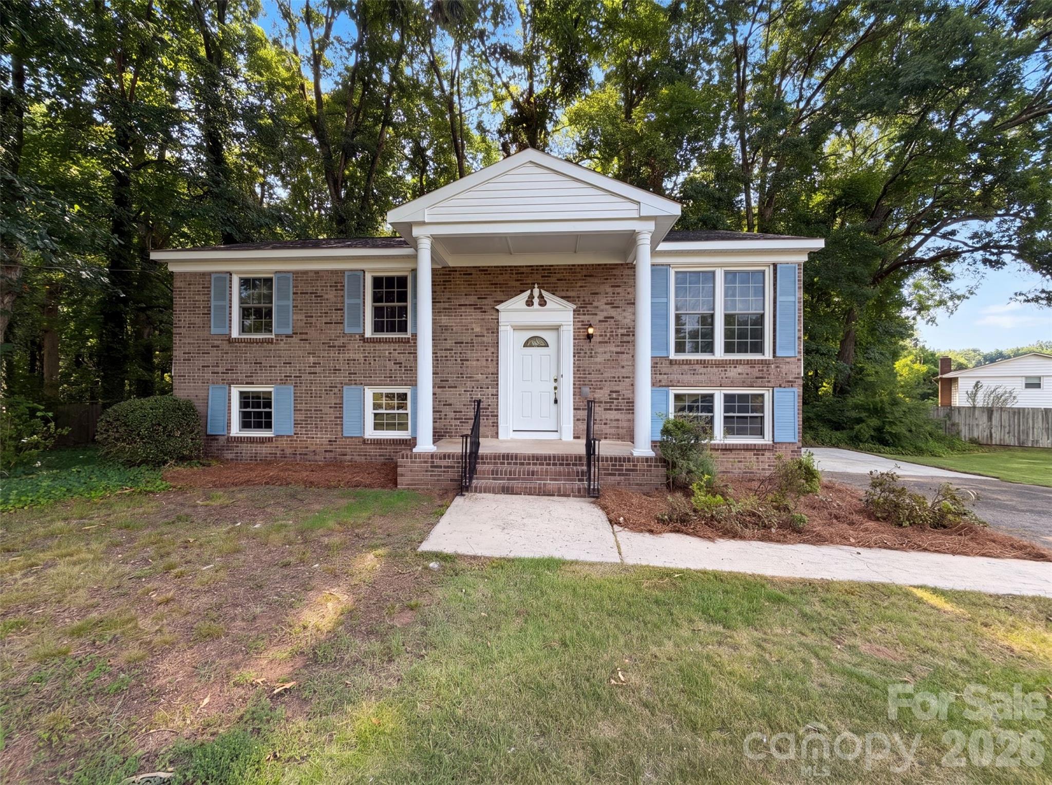 1716 Timberlane Street — photo