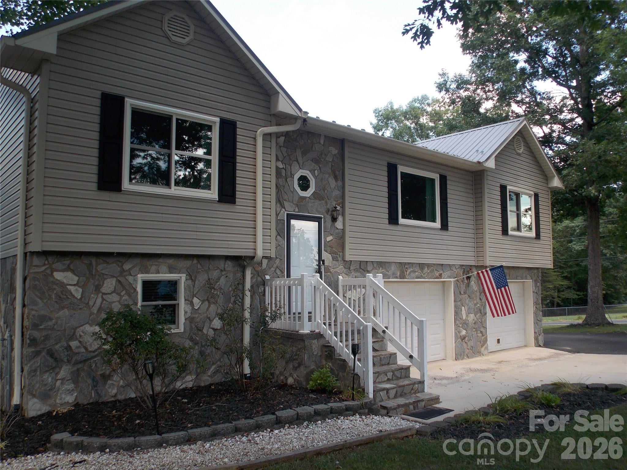 4249 Beach Road — photo