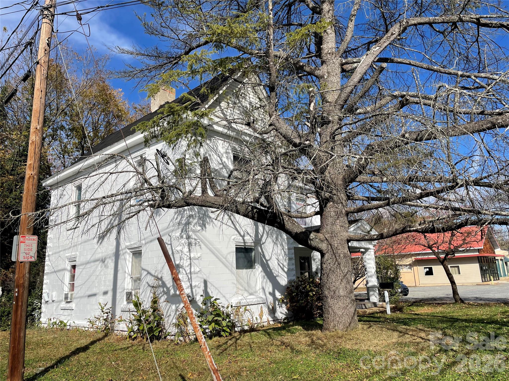 1500 N Main Street — photo
