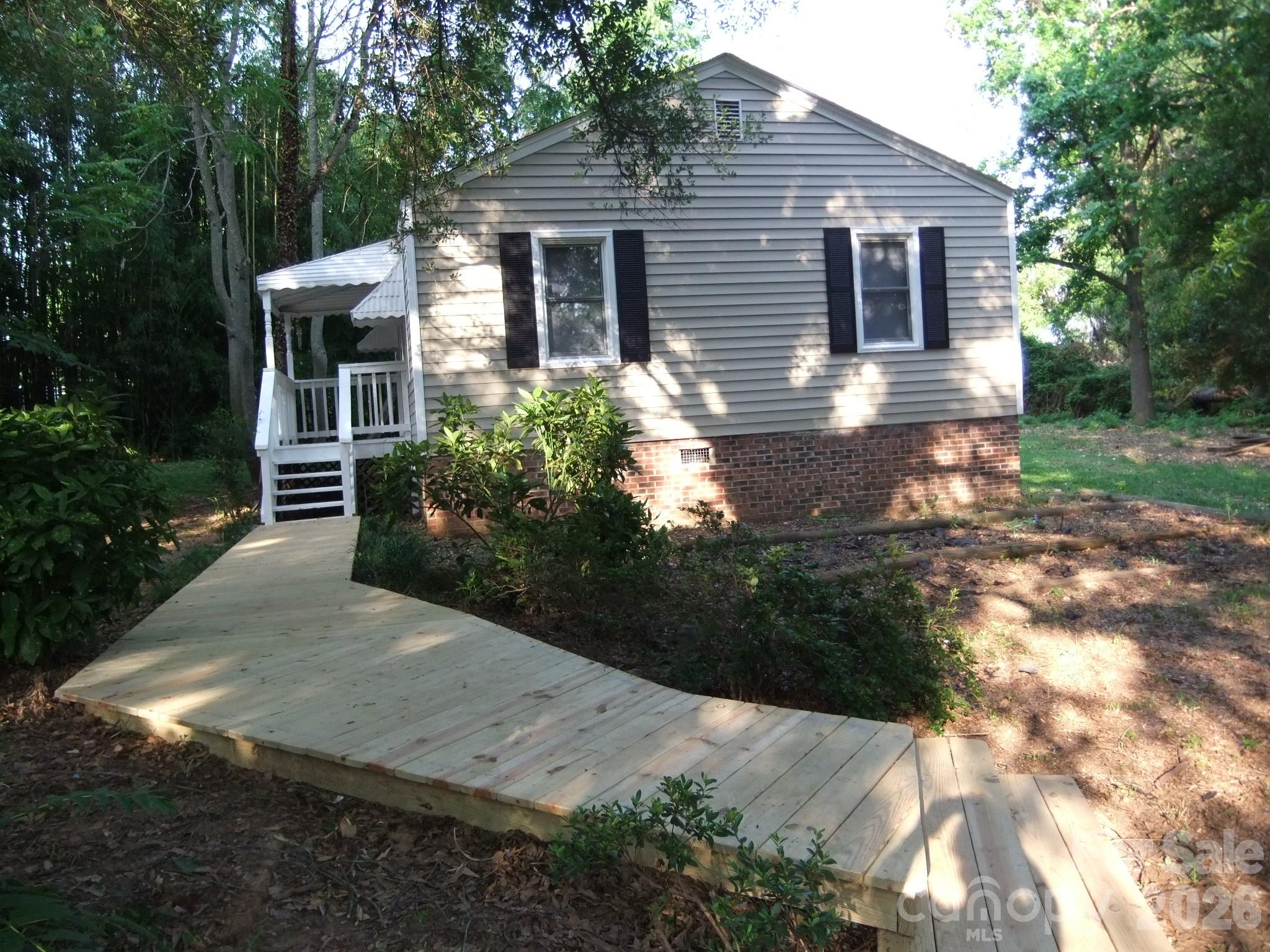 1631 & 1629 Harris Road — photo